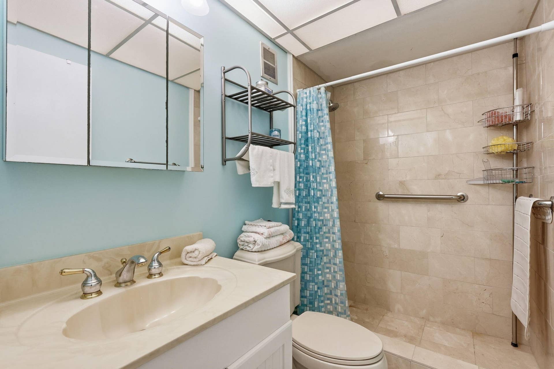 5-web-or-mls-4117_Bougainvilla_Dr_Apt_50