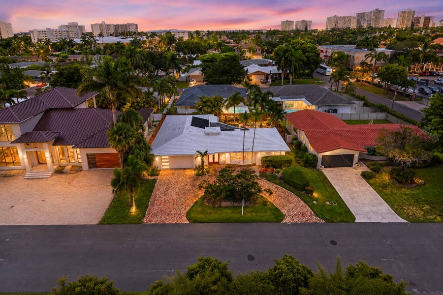 Property photo for 4710 NE 27TH Avenue, Fort Lauderdale, FL
