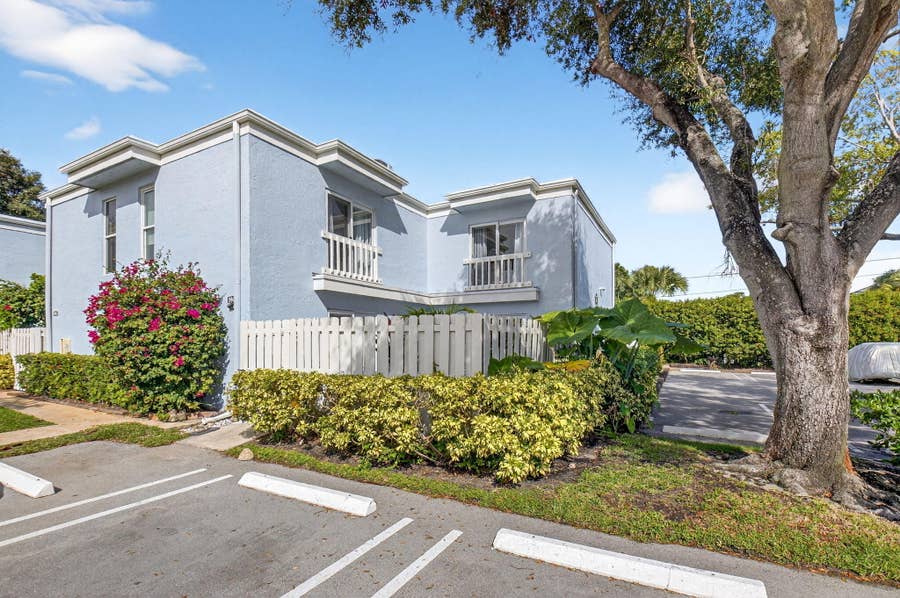 Property photo for 1010 NE 8th Avenue, #39G, Delray Beach, FL