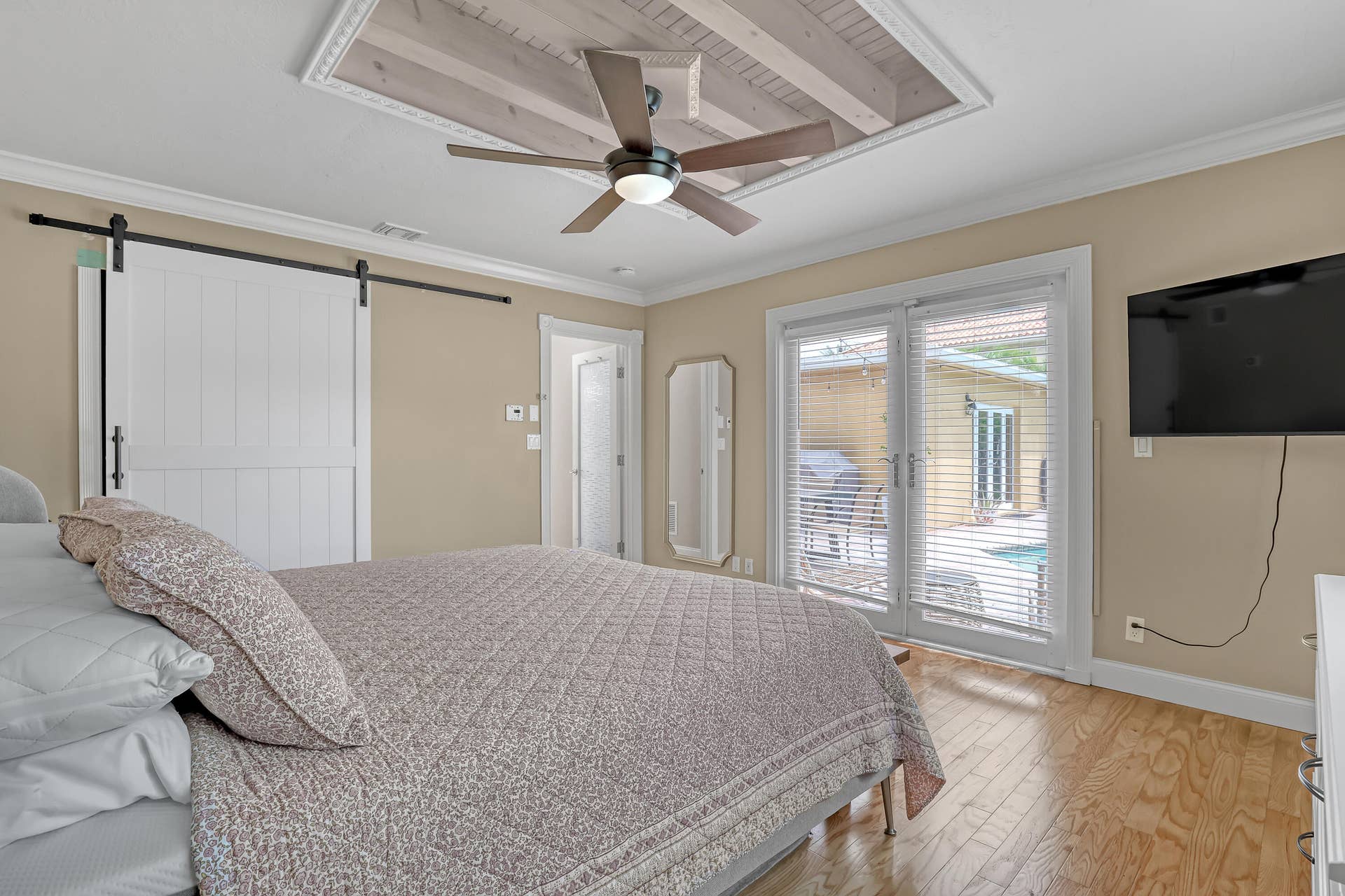 2100 NE 30th (24)