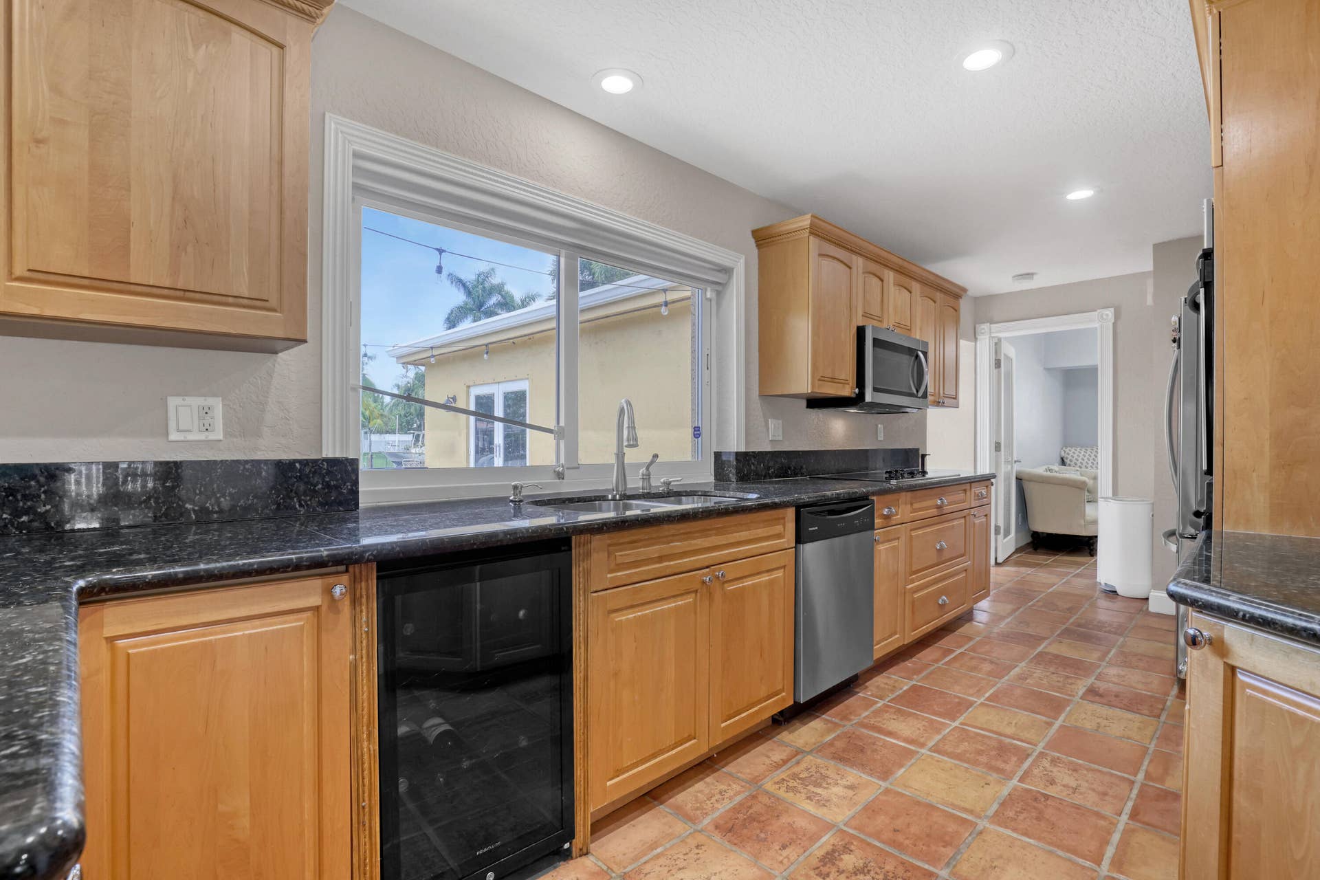 2100 NE 30th (17)