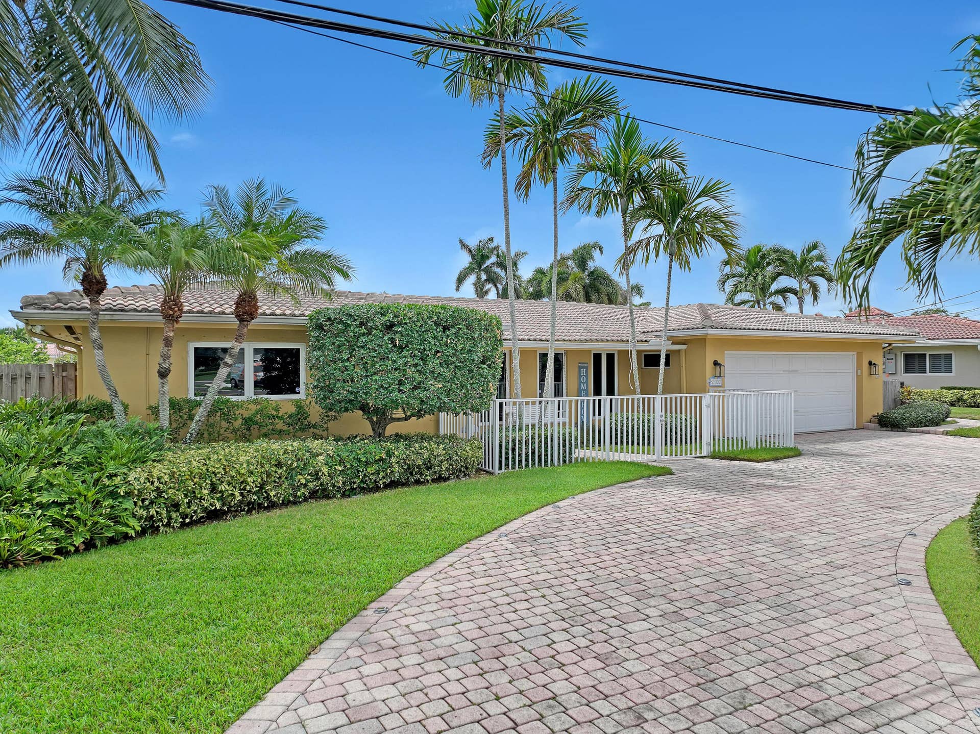 2100 NE 30th (42)