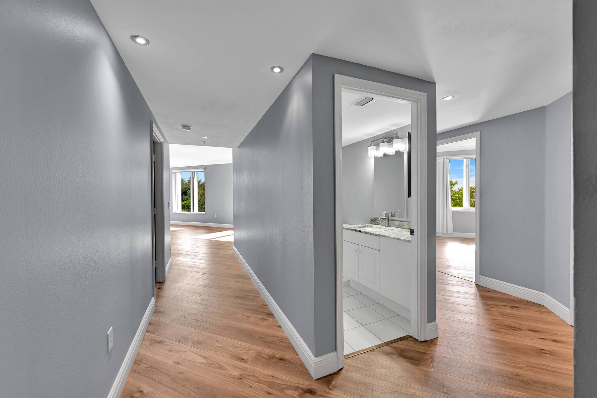 2880 NE 14th Street Causeway, #413, Pompano Beach, FL 33062 ENTRANCE HALL