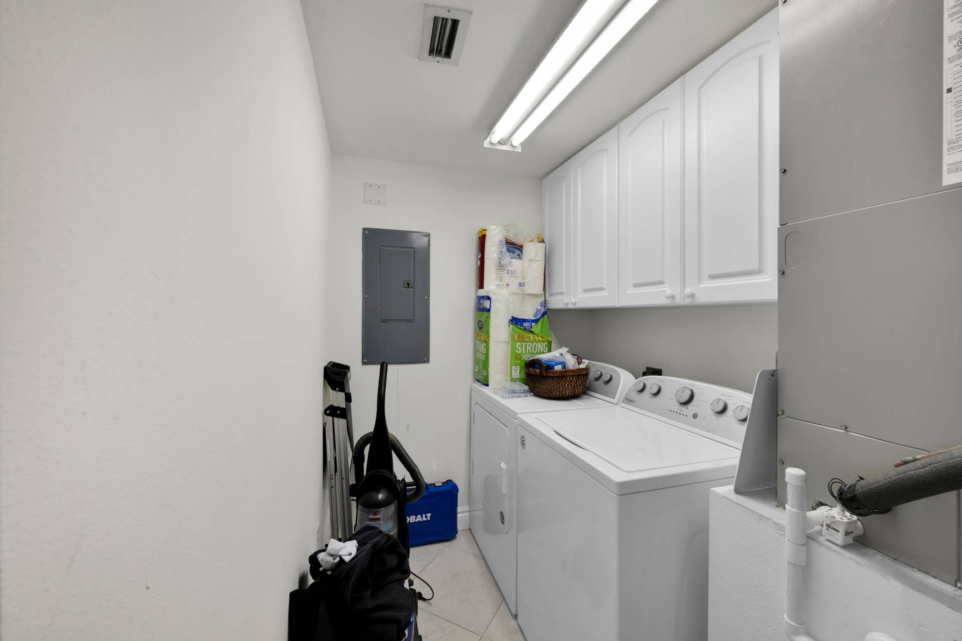 2880 NE 14th Street Causeway, #413, Pompano Beach, FL 33062 LAUNDRY ROOM