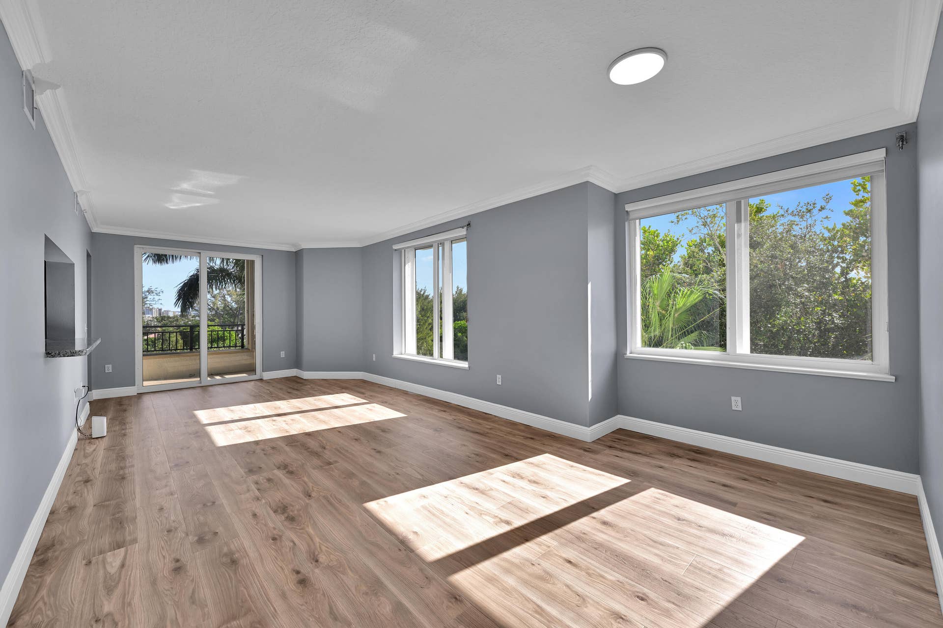 2880 NE 14th Street Causeway, #413, Pompano Beach, FL 33062 LIVING ROOM