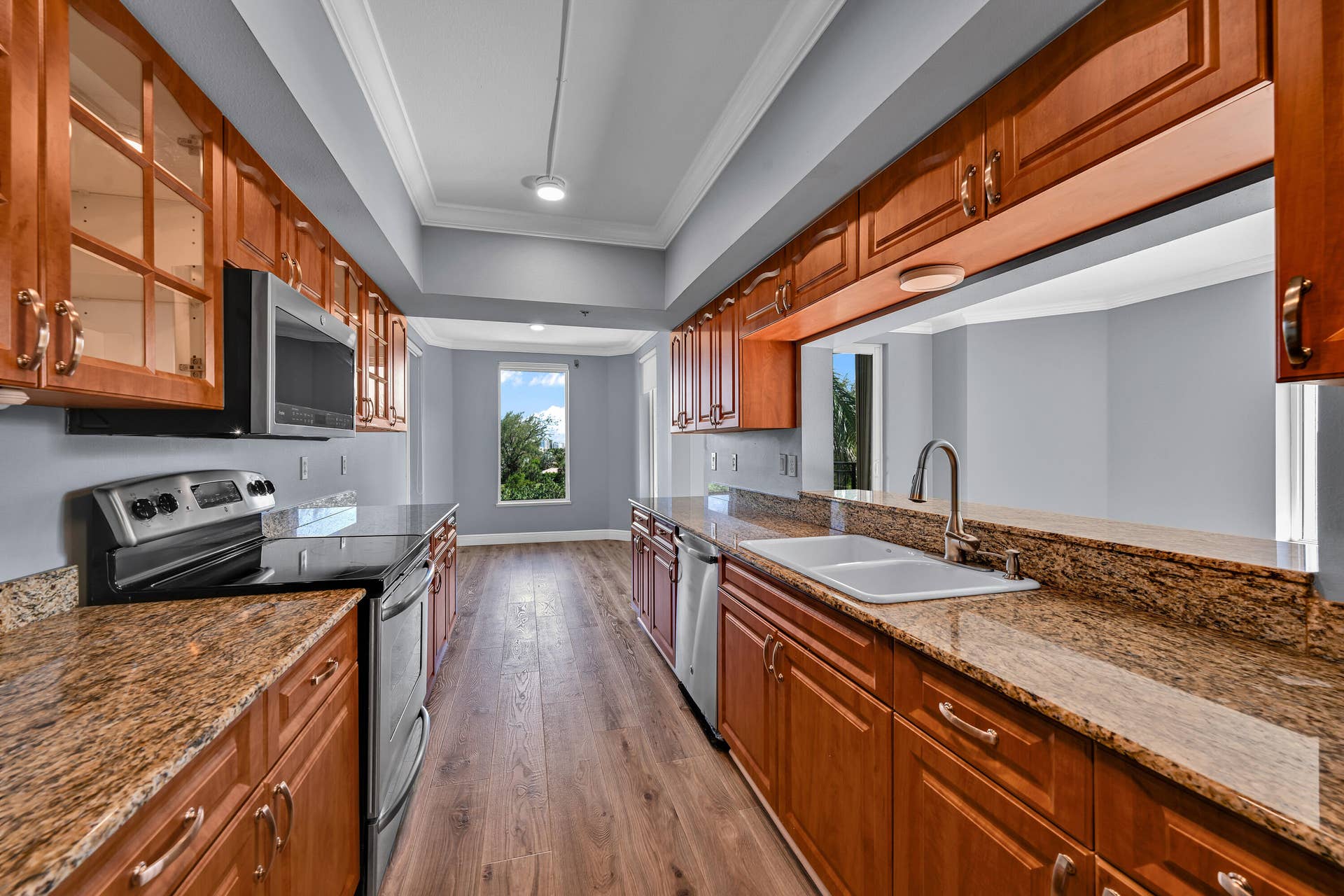 2880 NE 14th Street Causeway, #413, Pompano Beach, FL 33062 KITCHEN