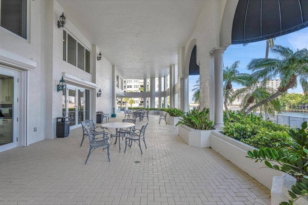 2880 NE 14th Street Causeway, #413, Pompano Beach, FL 33062 SHADE DECK