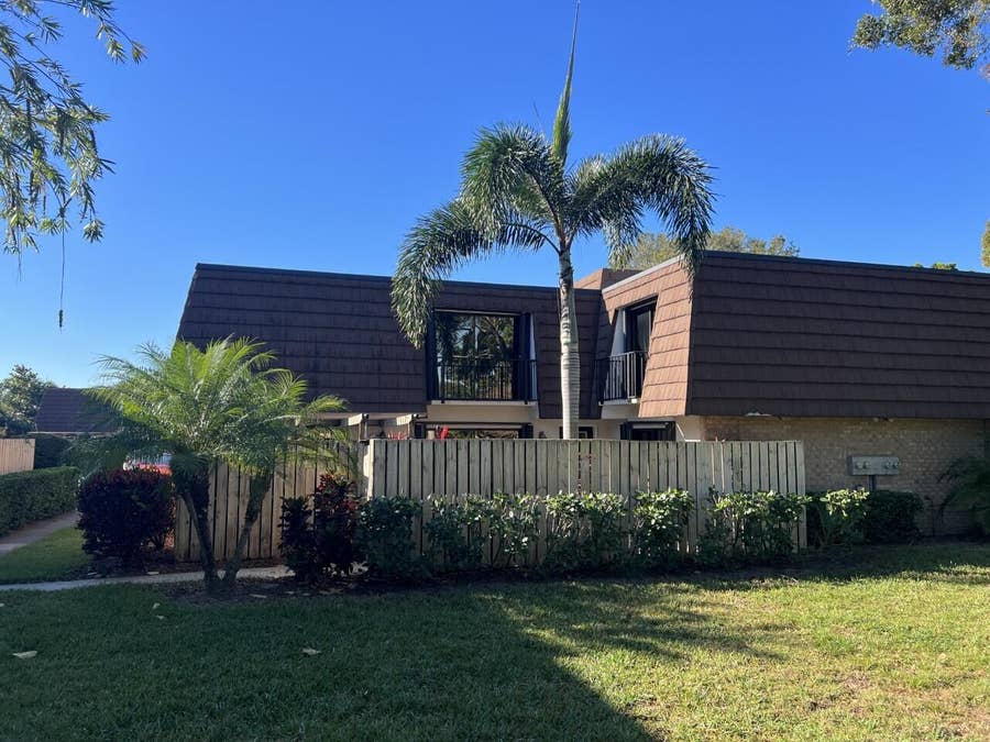 Property photo for 2004 20th Lane, Palm Beach Gardens, FL