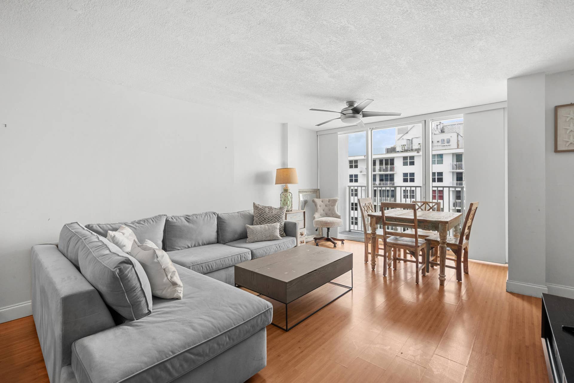 111 BRINY Avenue, #PH7, Pompano Beach, FL 33062 DSC04760
