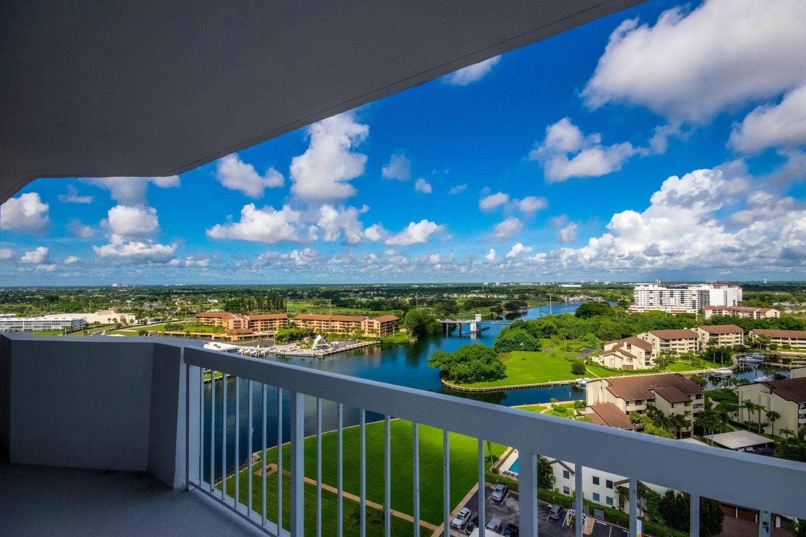 123 Lakeshore Drive, #1945, North Palm Beach, FL 33408 Intracoastal View