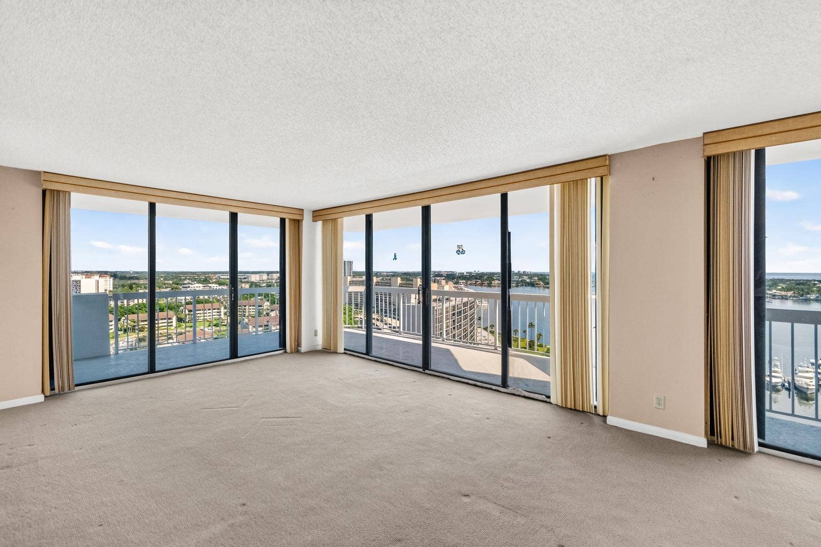 123 Lakeshore Drive, #1945, North Palm Beach, FL 33408 Living Room