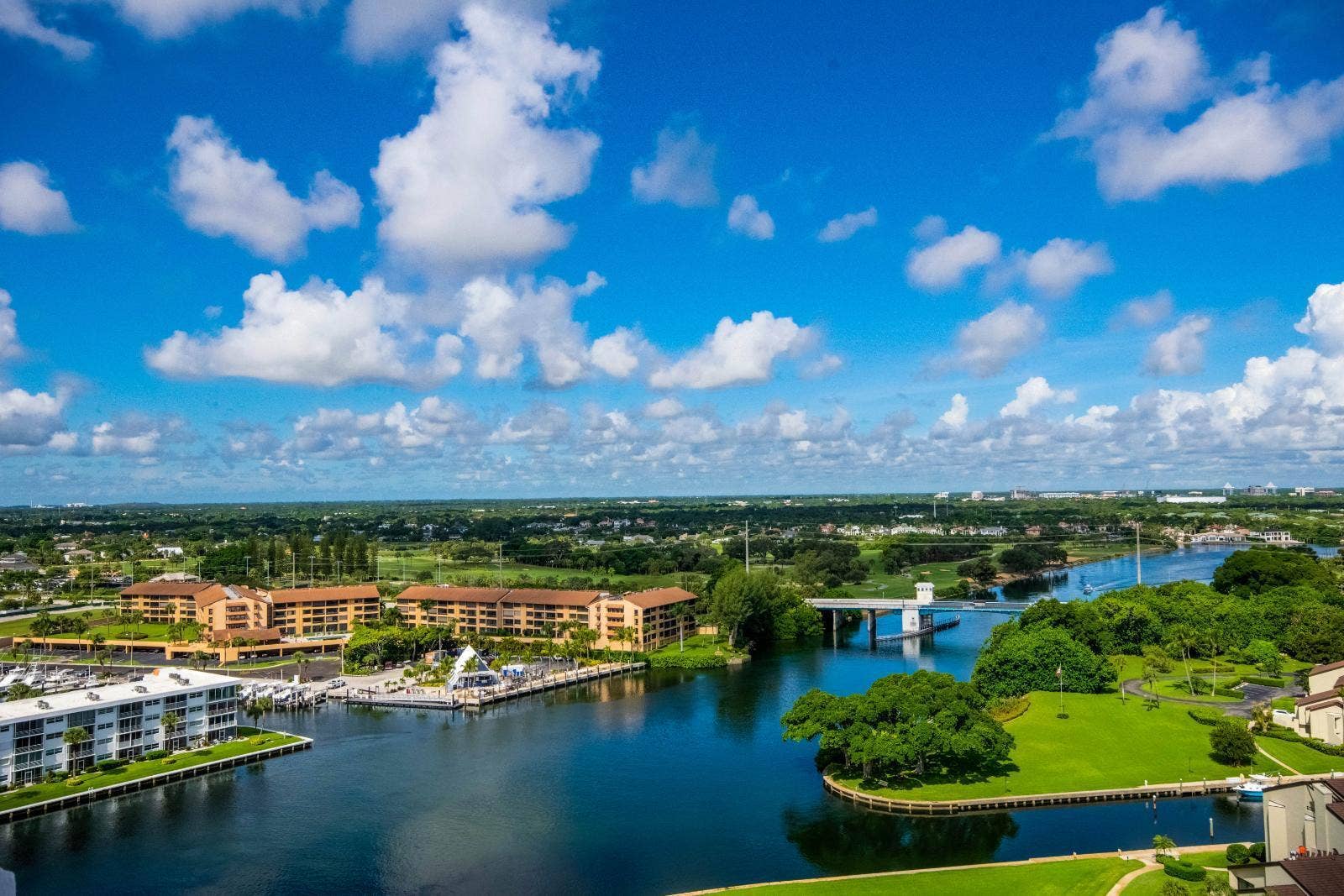 123 Lakeshore Drive, #1945, North Palm Beach, FL 33408 Watch all the boats go by