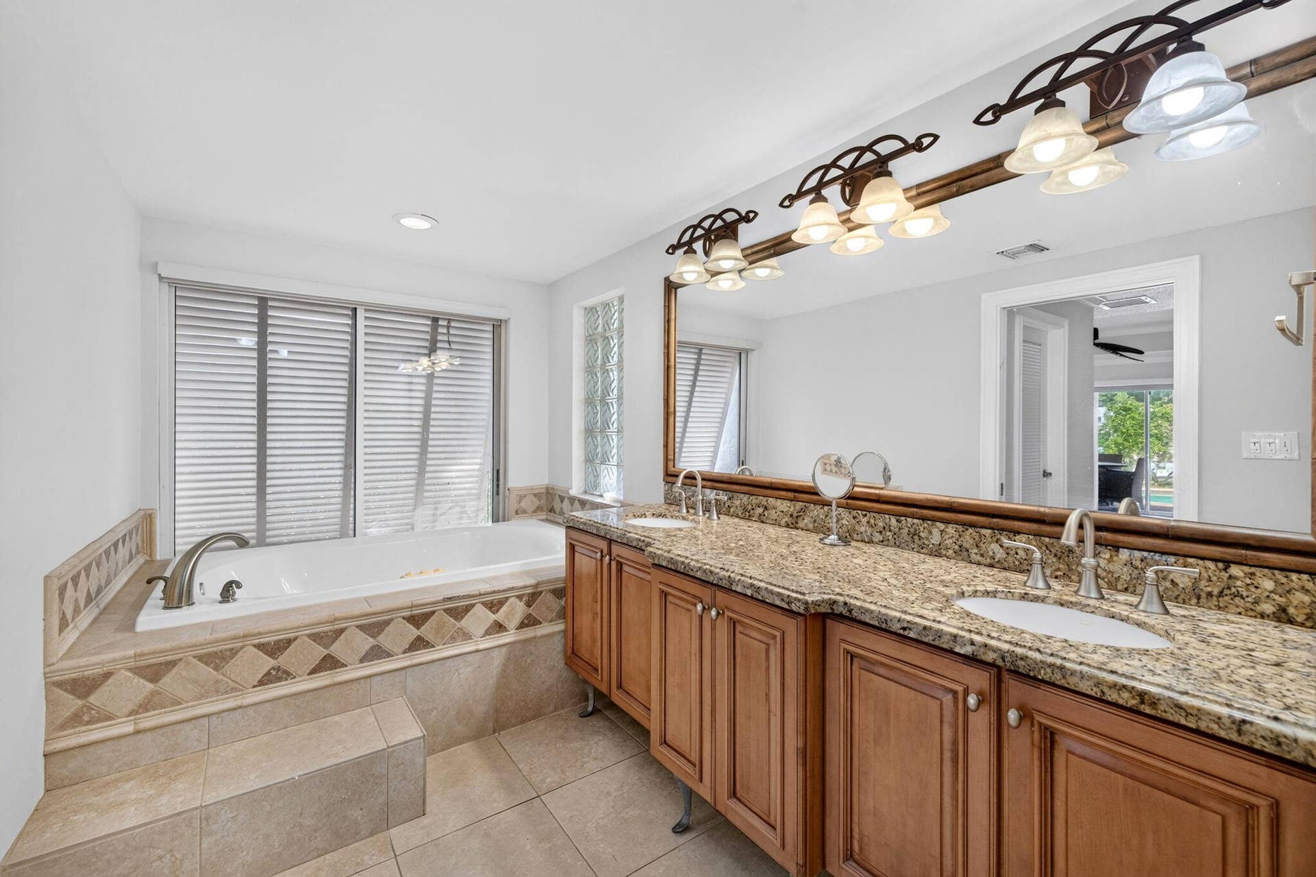 1920 E Terra Mar Drive, Lauderdale By The Sea, FL 33062 32-web-or-mls-699A8739
