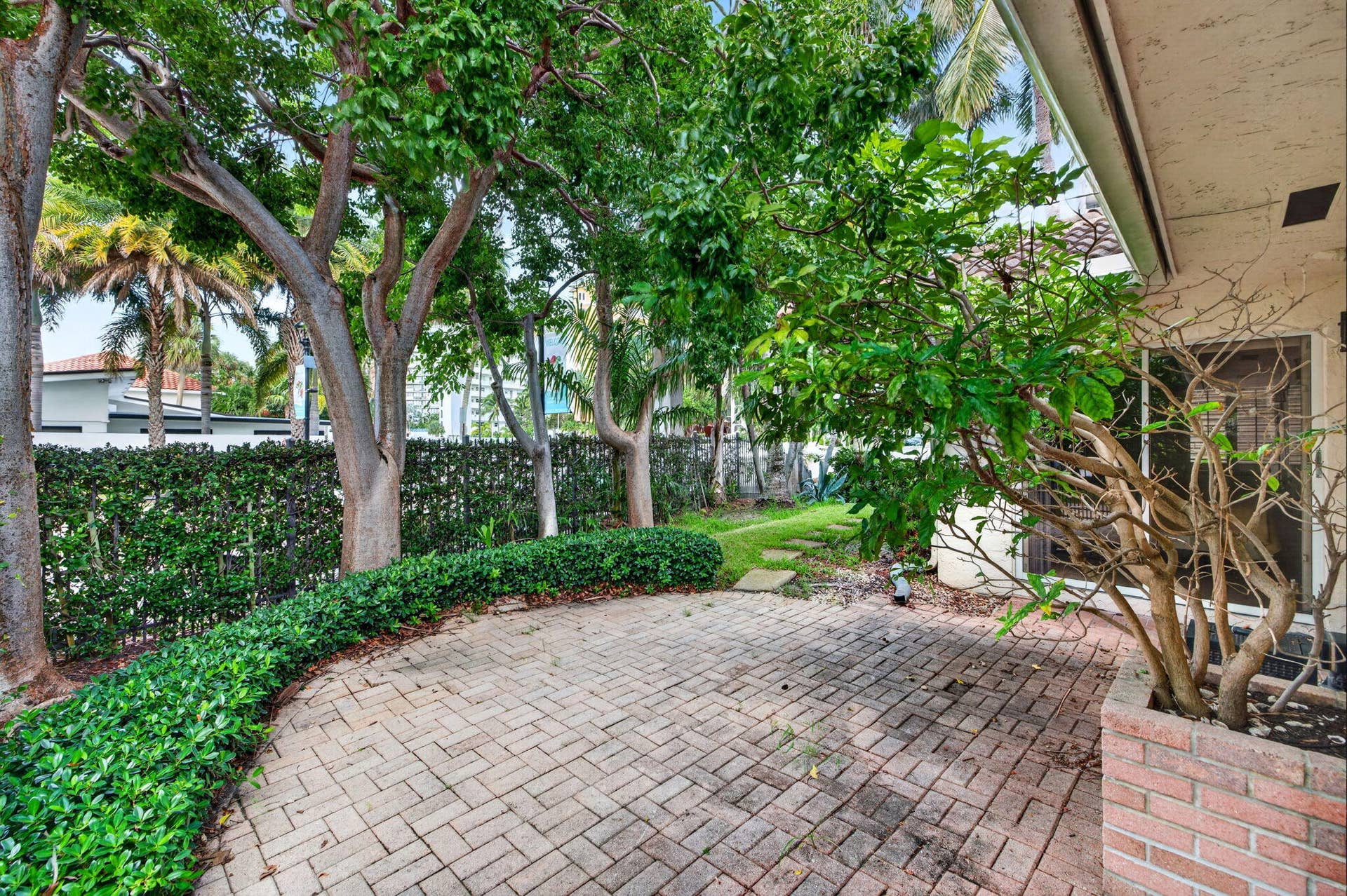 1920 E Terra Mar Drive, Lauderdale By The Sea, FL 33062 60-web-or-mls-699A9026