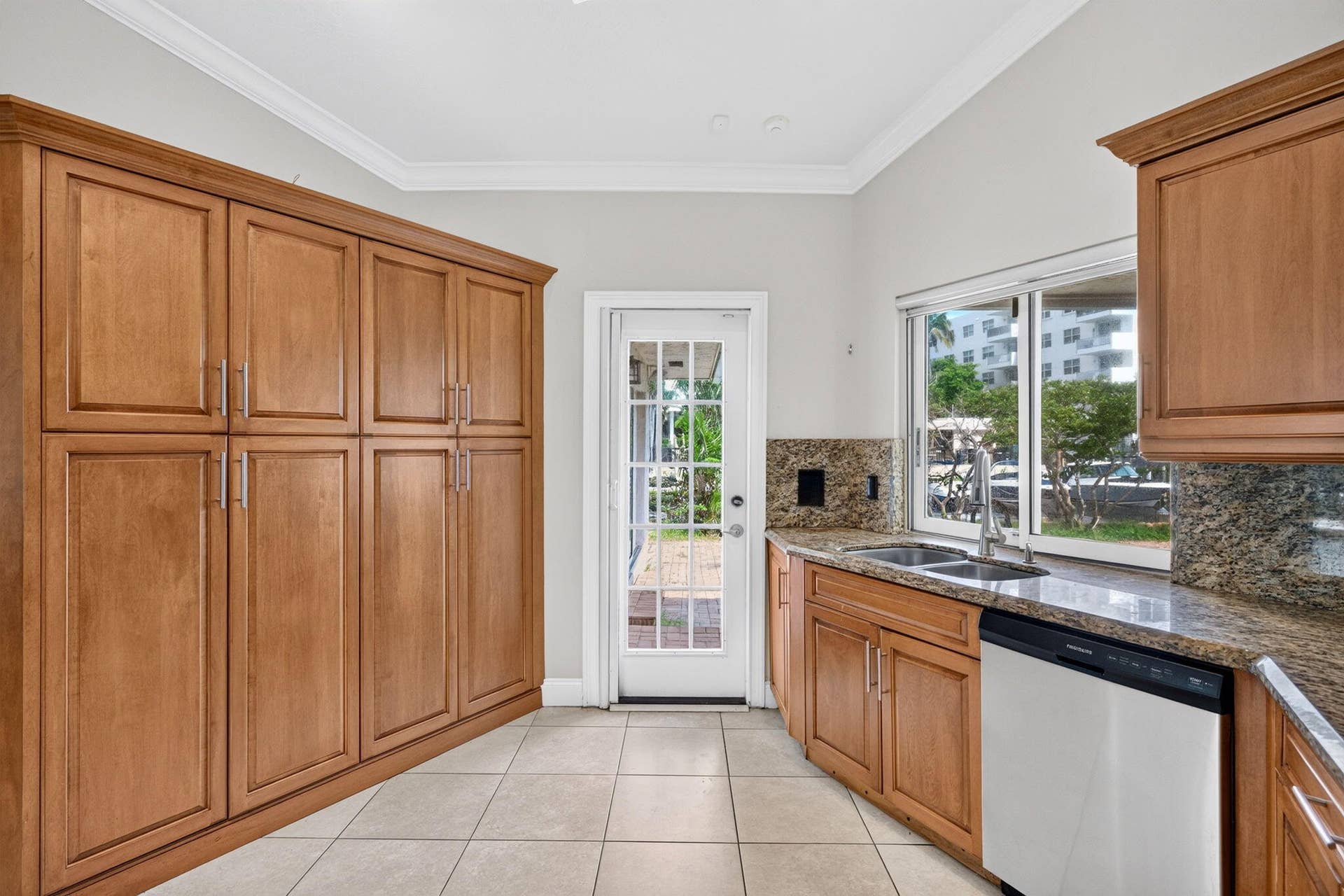 1920 E Terra Mar Drive, Lauderdale By The Sea, FL 33062 25-web-or-mls-699A8672