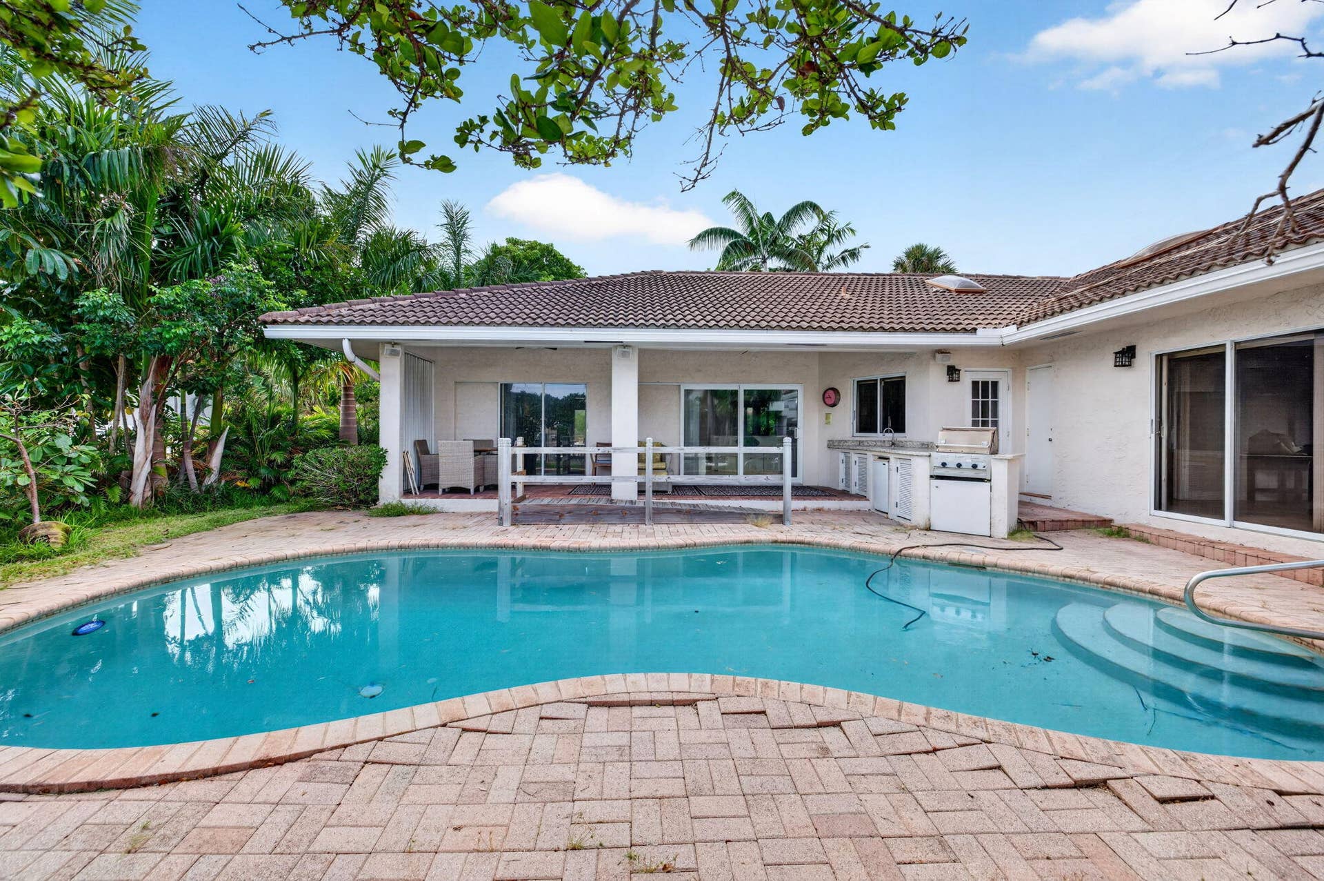 1920 E Terra Mar Drive, Lauderdale By The Sea, FL 33062 57-web-or-mls-699A8996