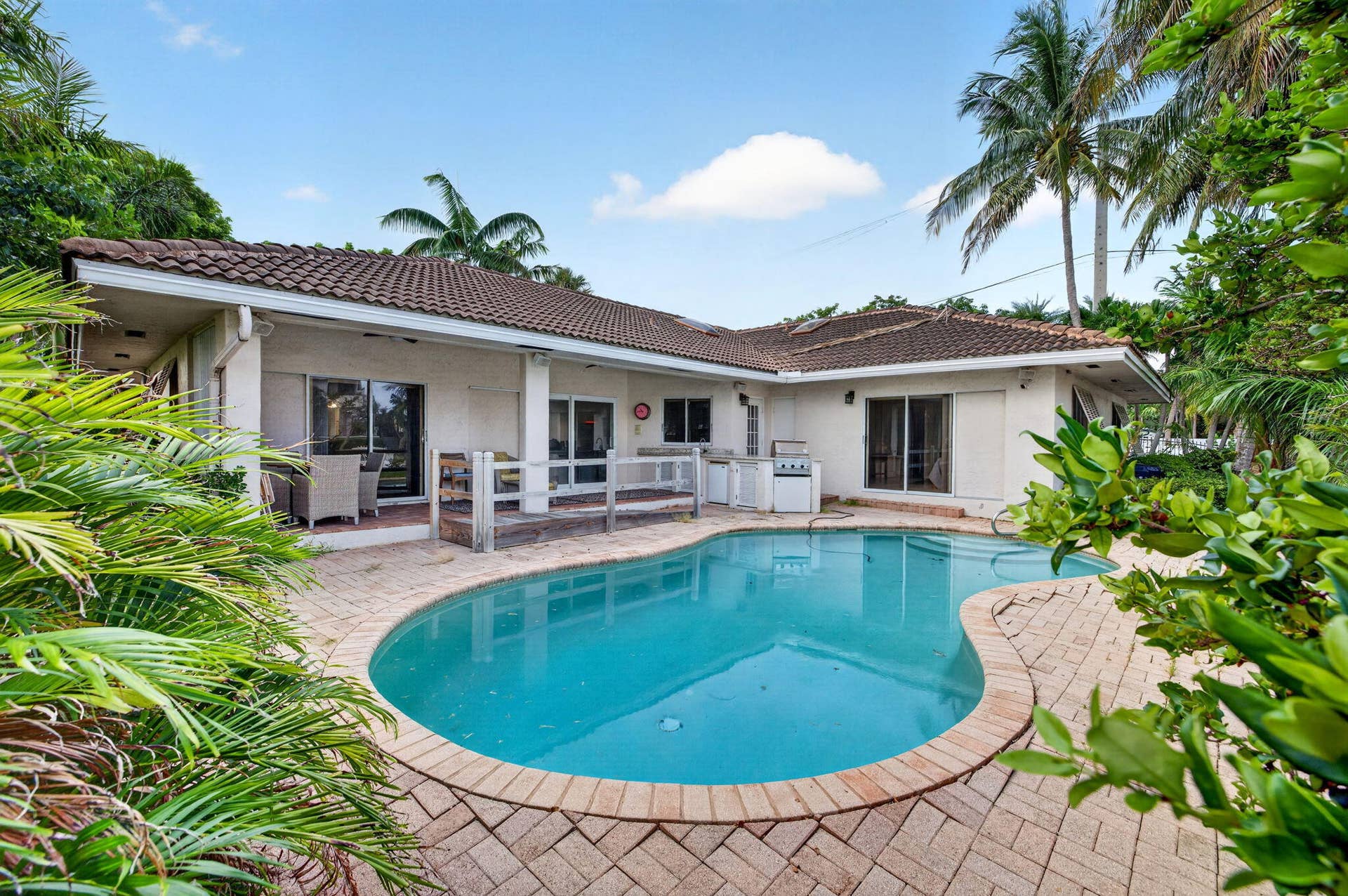 1920 E Terra Mar Drive, Lauderdale By The Sea, FL 33062 58-web-or-mls-699A9011