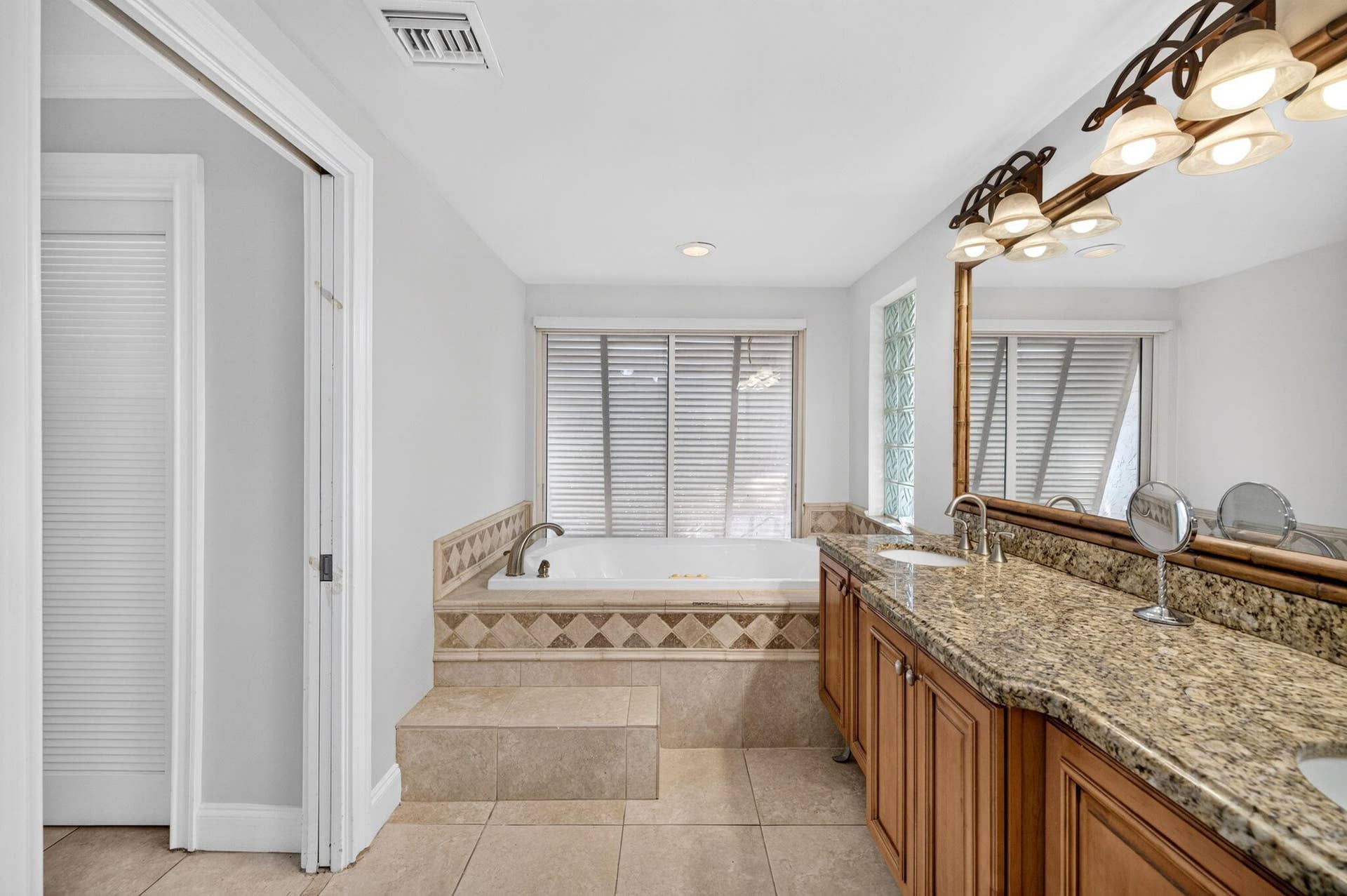 1920 E Terra Mar Drive, Lauderdale By The Sea, FL 33062 33-web-or-mls-699A8754