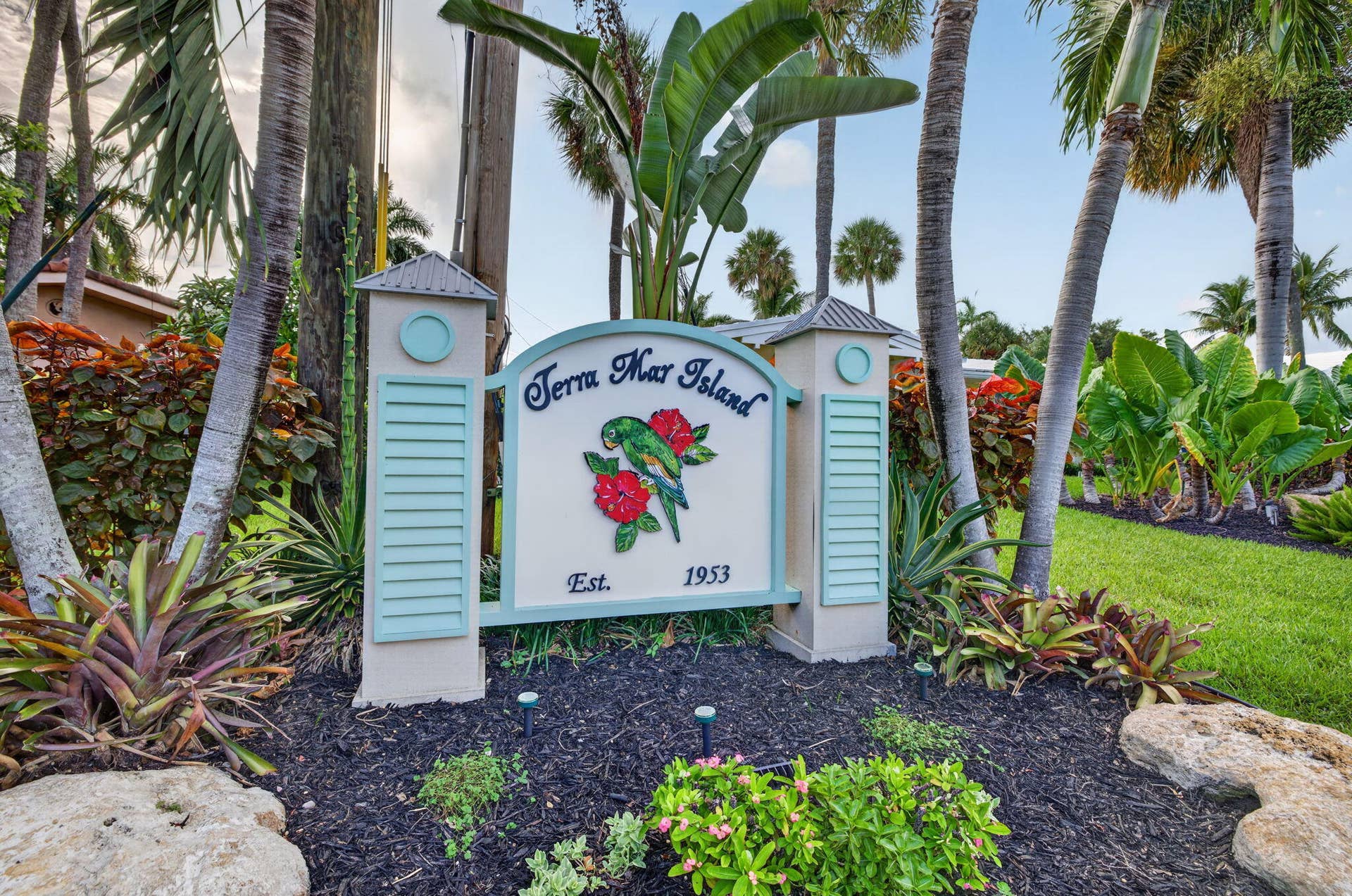 1920 E Terra Mar Drive, Lauderdale By The Sea, FL 33062 70-web-or-mls-699A9117