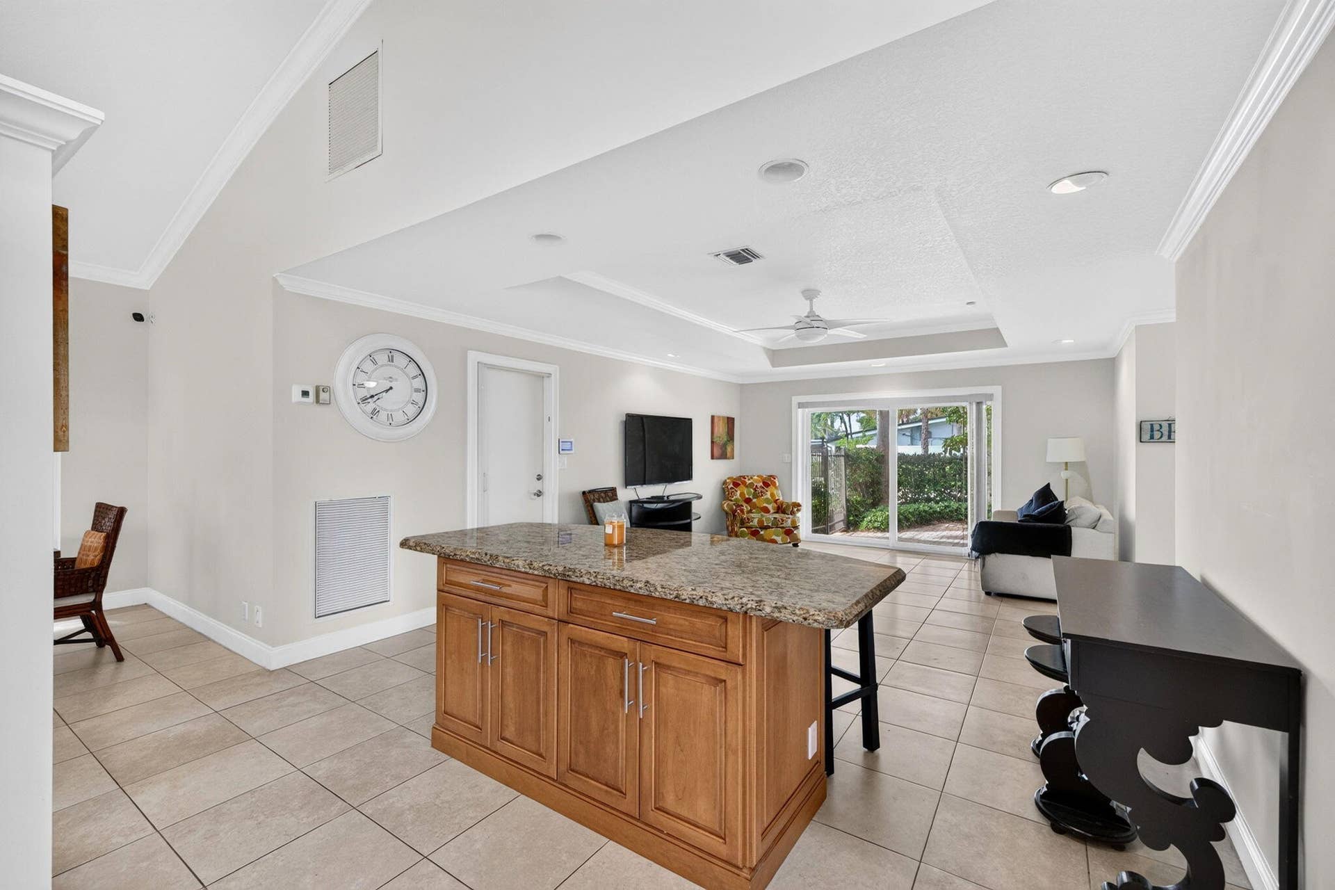1920 E Terra Mar Drive, Lauderdale By The Sea, FL 33062 23-web-or-mls-699A8656