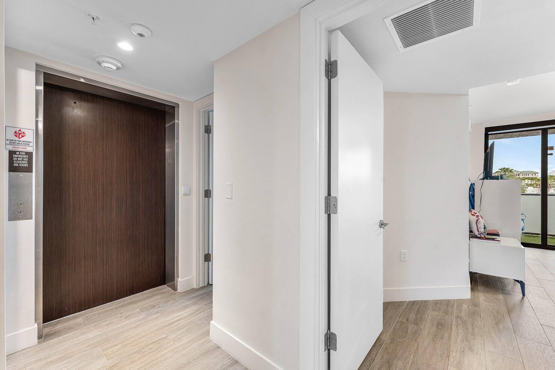 3040 N Ocean Boulevard, #N101, Fort Lauderdale, FL 33308 Private Elevator