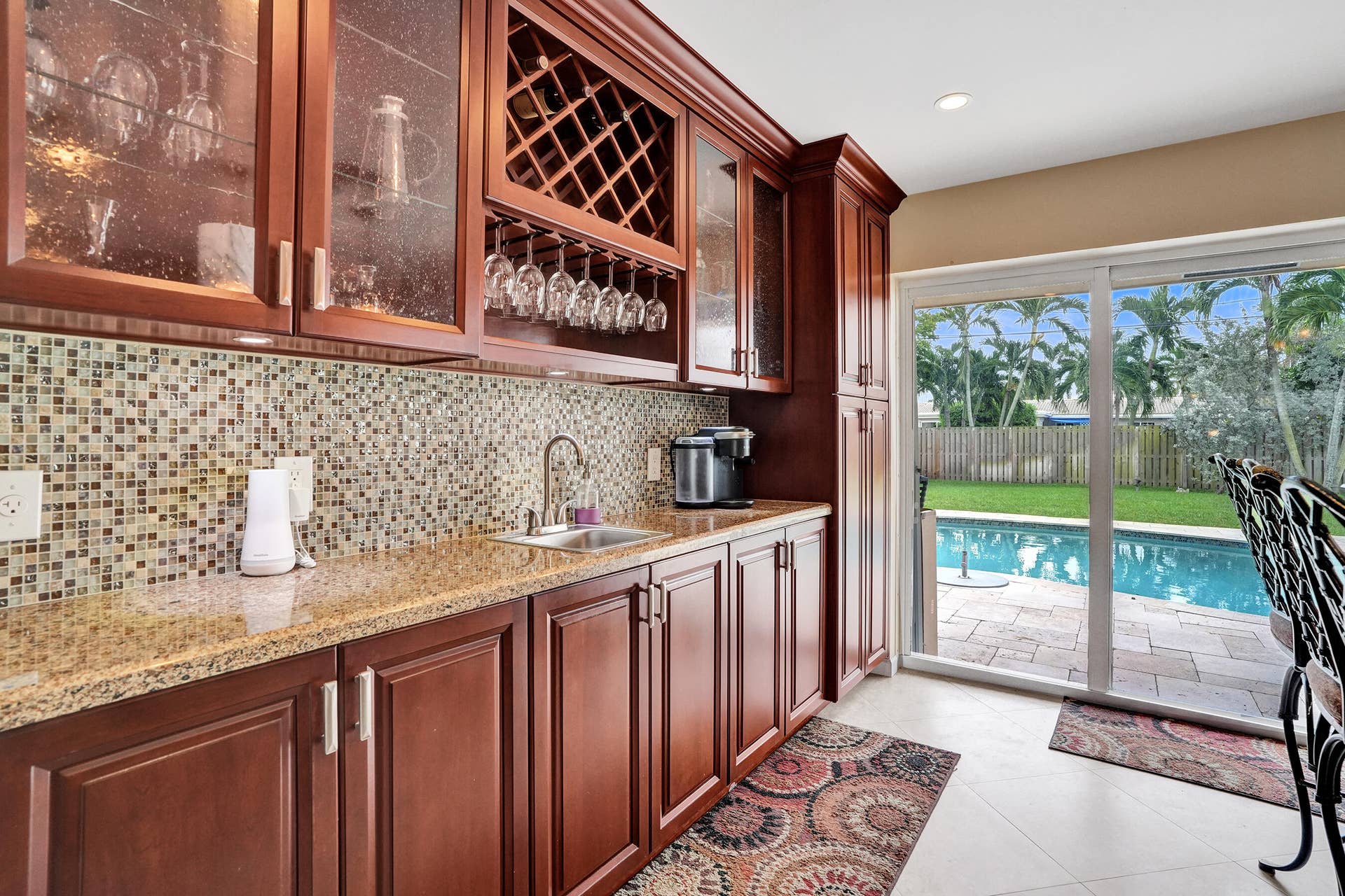 80 SE 10TH Street, Pompano Beach, FL 33060 DSC03290