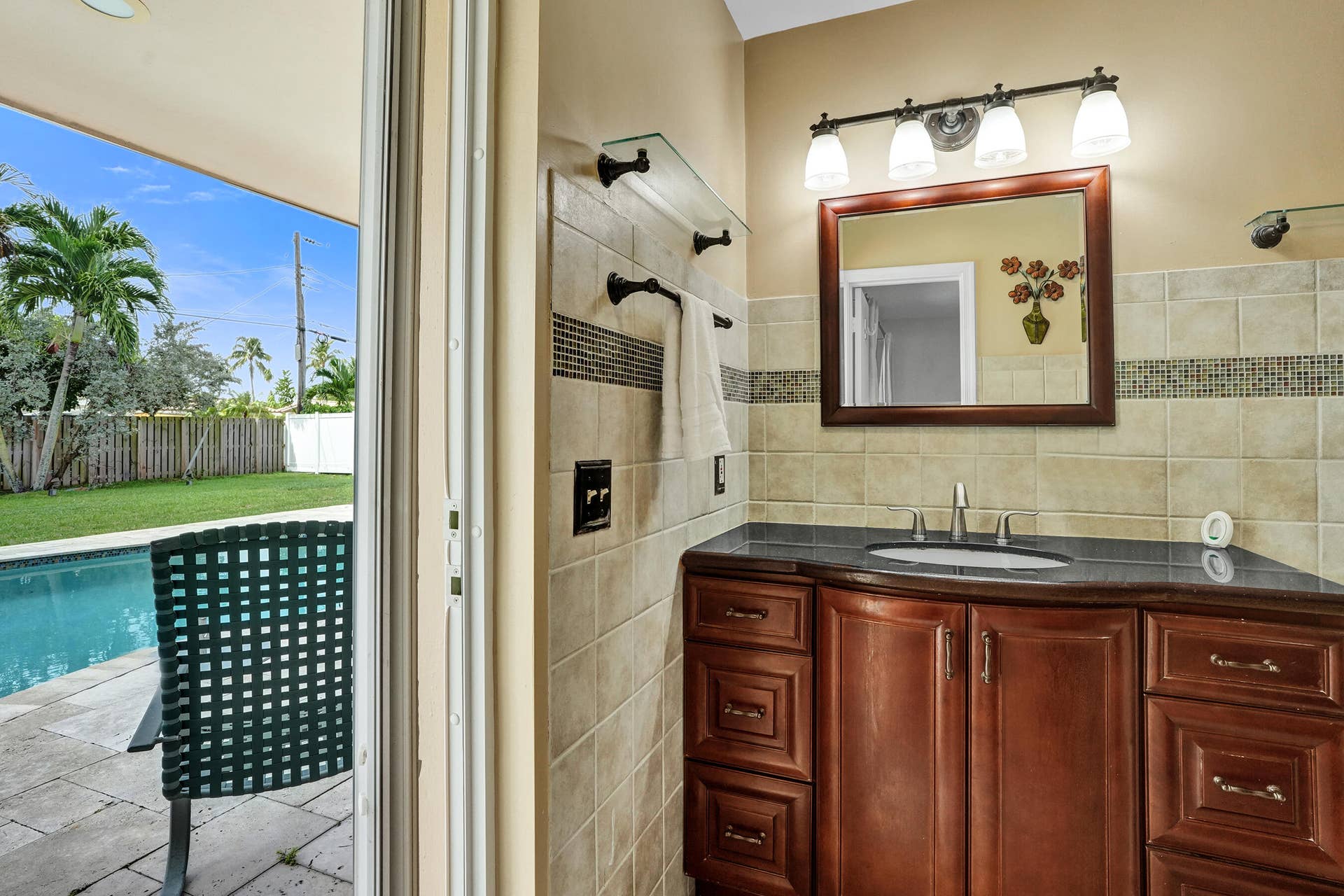 80 SE 10TH Street, Pompano Beach, FL 33060 DSC03248