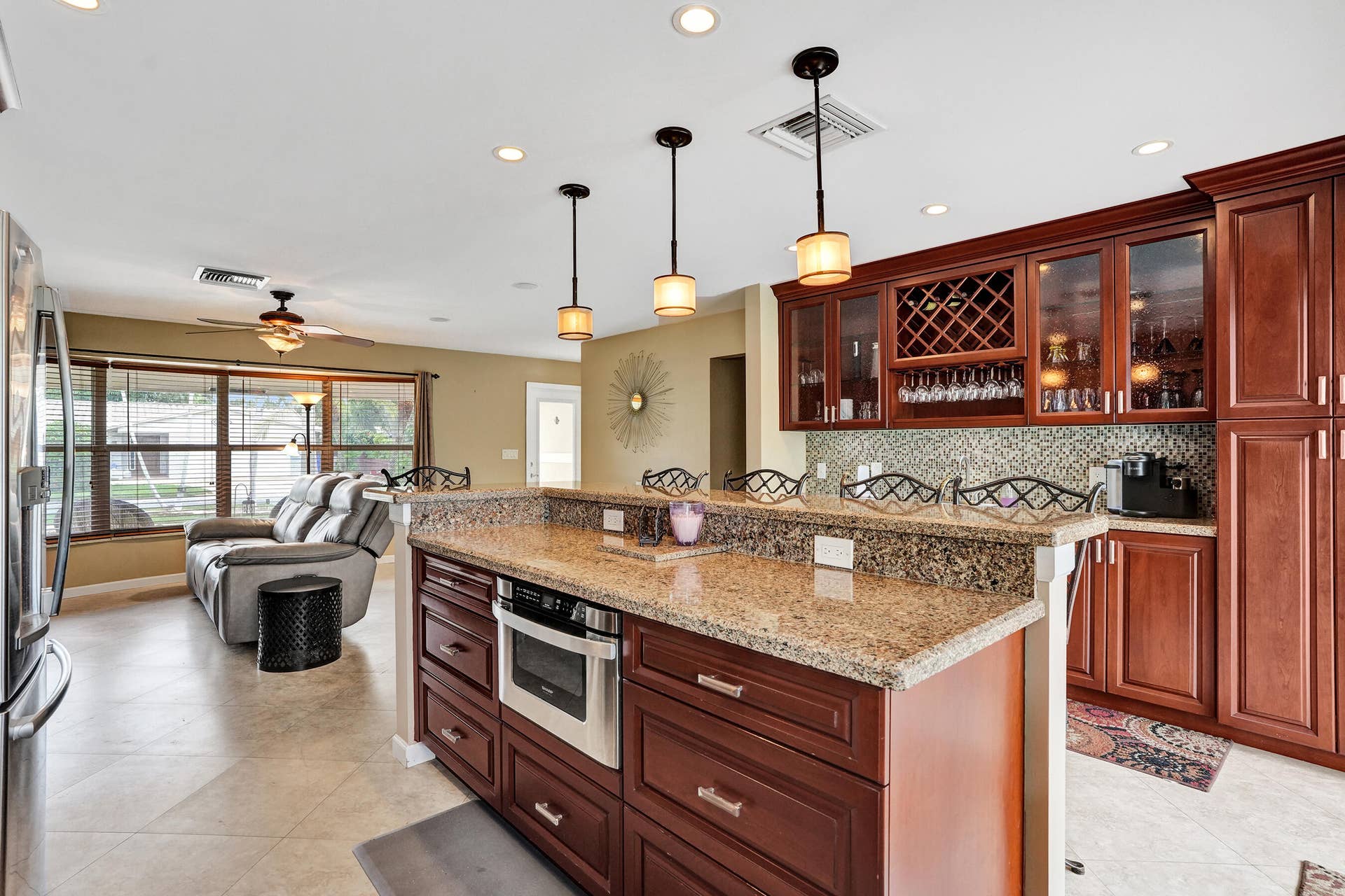 80 SE 10TH Street, Pompano Beach, FL 33060 DSC03305