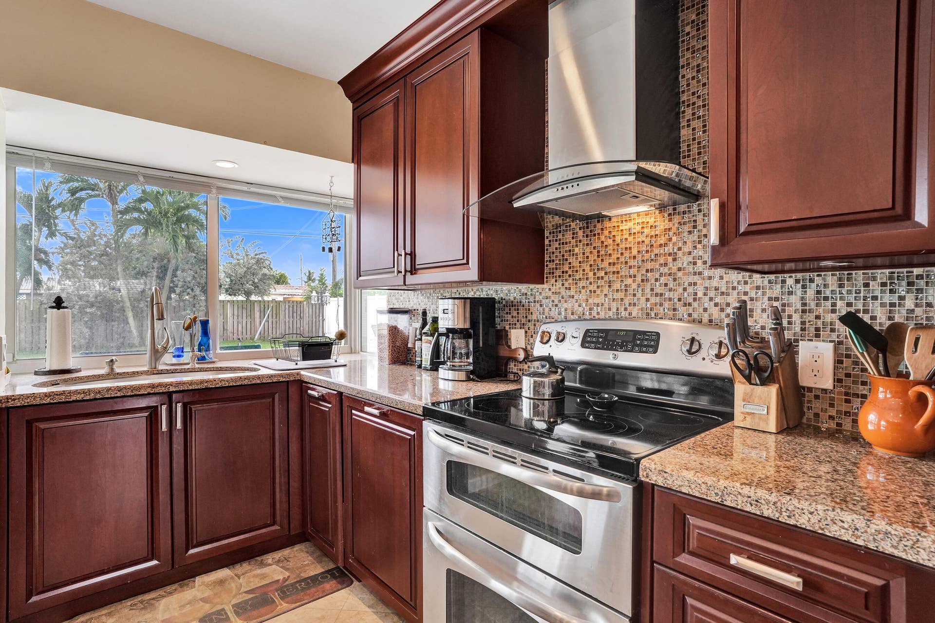 80 SE 10TH Street, Pompano Beach, FL 33060 DSC03299