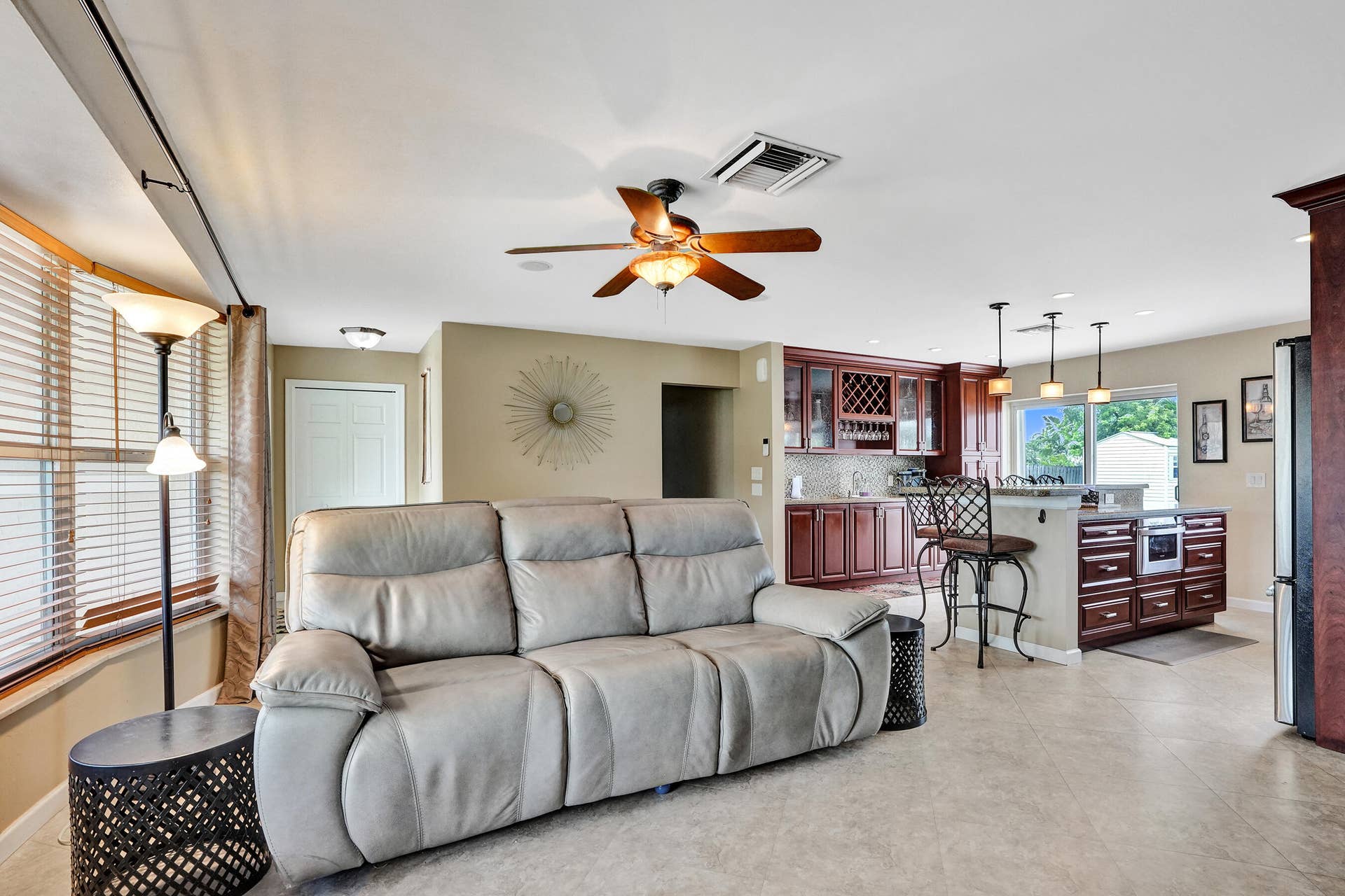 80 SE 10TH Street, Pompano Beach, FL 33060 DSC03278