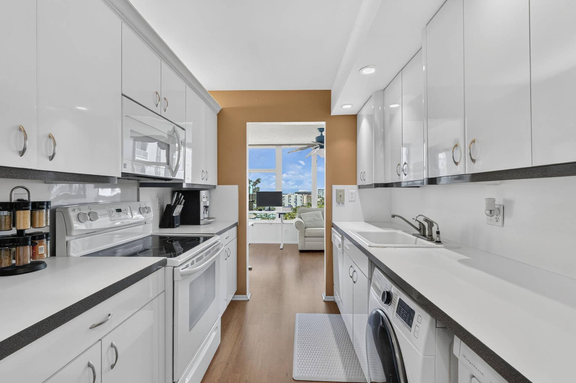 1620 S Ocean Boulevard, #Ph C, Pompano Beach, FL 33062 Kitchen