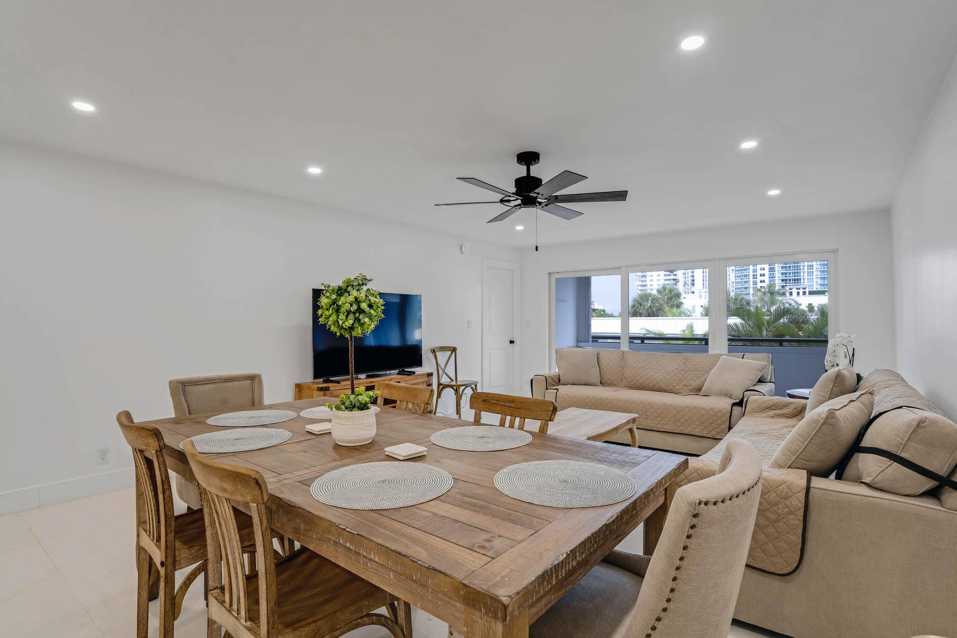 401 BRINY Avenue, #315, Pompano Beach, FL 33062 IMG_5448