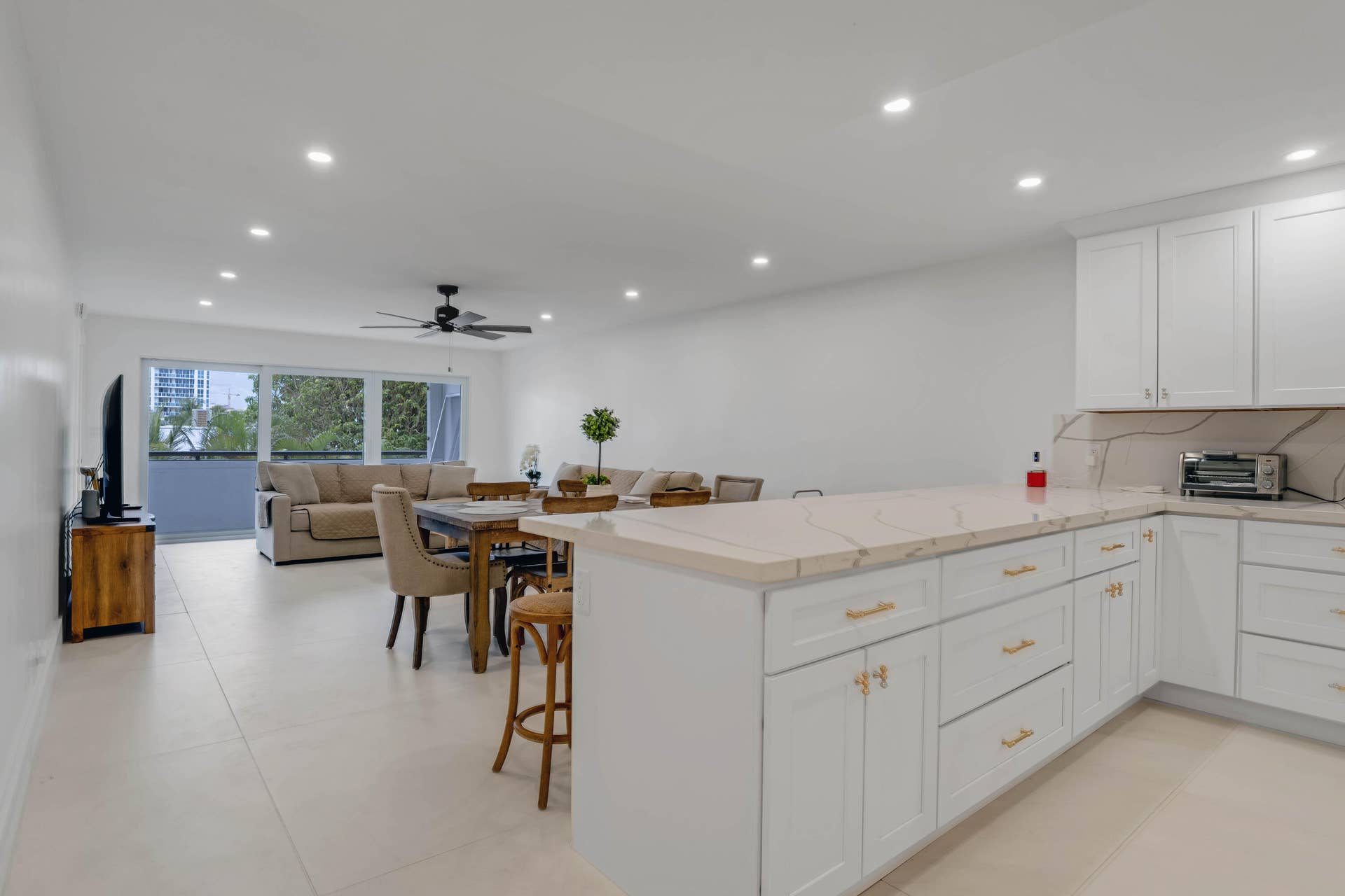 401 BRINY Avenue, #315, Pompano Beach, FL 33062 IMG_5443