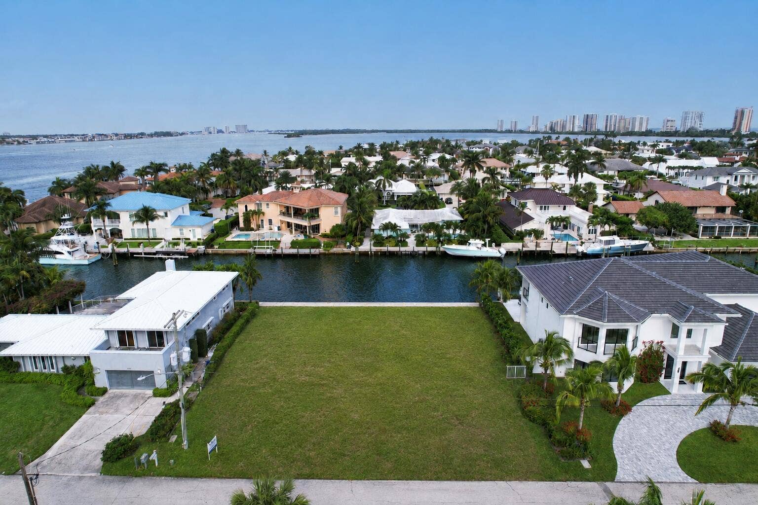 1050 Bimini Lane, Singer Island, FL 33404 1050 Lot 1