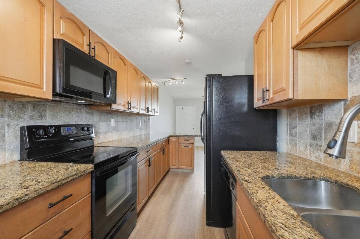 6191 SW 37TH Street, #210, Davie, Davie, FL 33314 019_DSC04952_autoremove_43254408_MLS