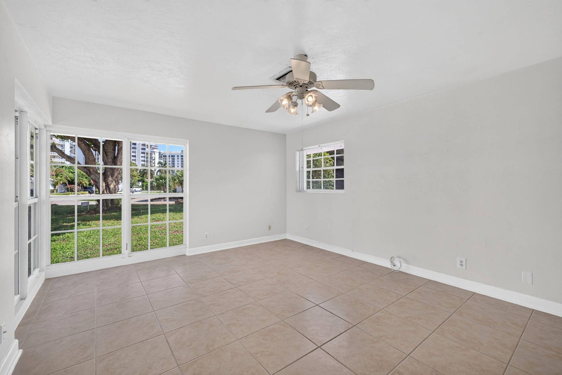1345 E Terra Mar Drive, Pompano Beach, FL 33062 30-web-or-mls-699A8296