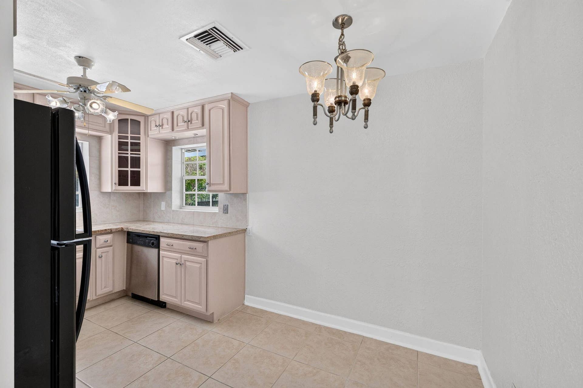 1345 E Terra Mar Drive, Pompano Beach, FL 33062 16-web-or-mls-699A8142