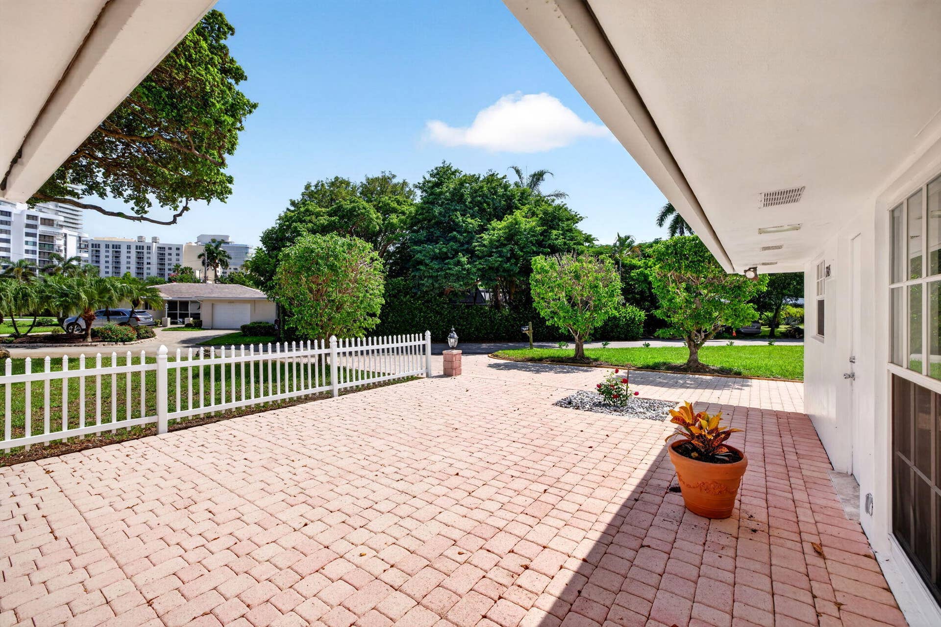 1345 E Terra Mar Drive, Pompano Beach, FL 33062 5-web-or-mls-699A8016
