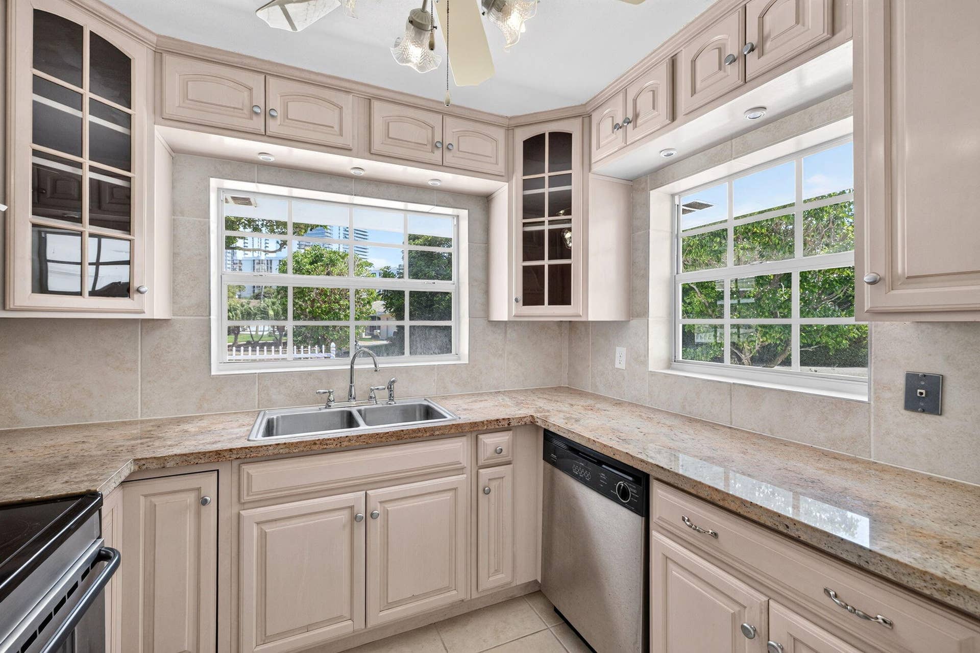 1345 E Terra Mar Drive, Pompano Beach, FL 33062 22-web-or-mls-699A8171