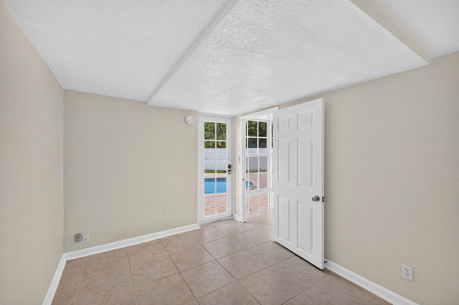 1345 E Terra Mar Drive, Pompano Beach, FL 33062 40-web-or-mls-699A8421
