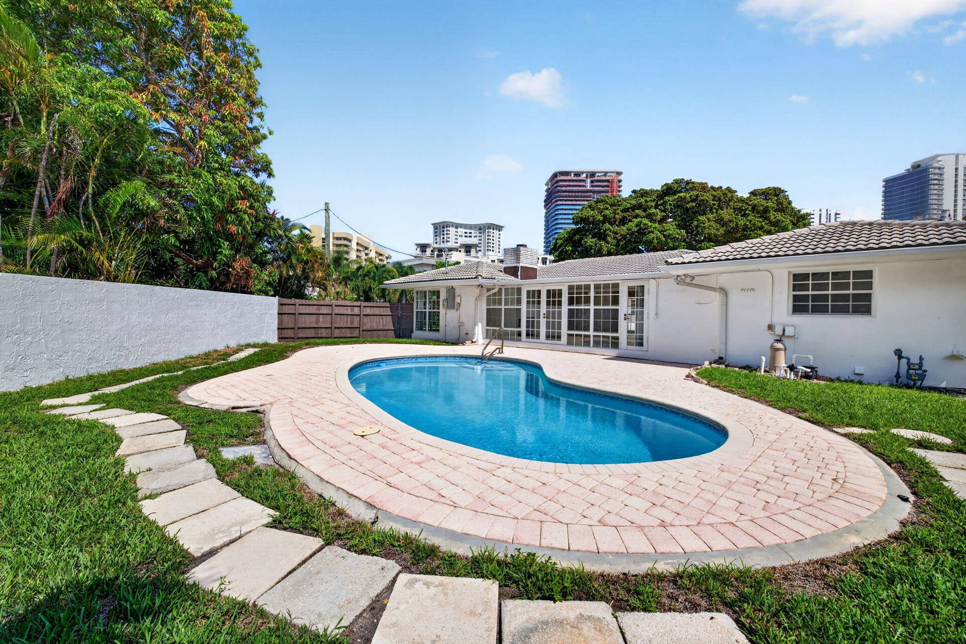 1345 E Terra Mar Drive, Pompano Beach, FL 33062 47-web-or-mls-699A8246