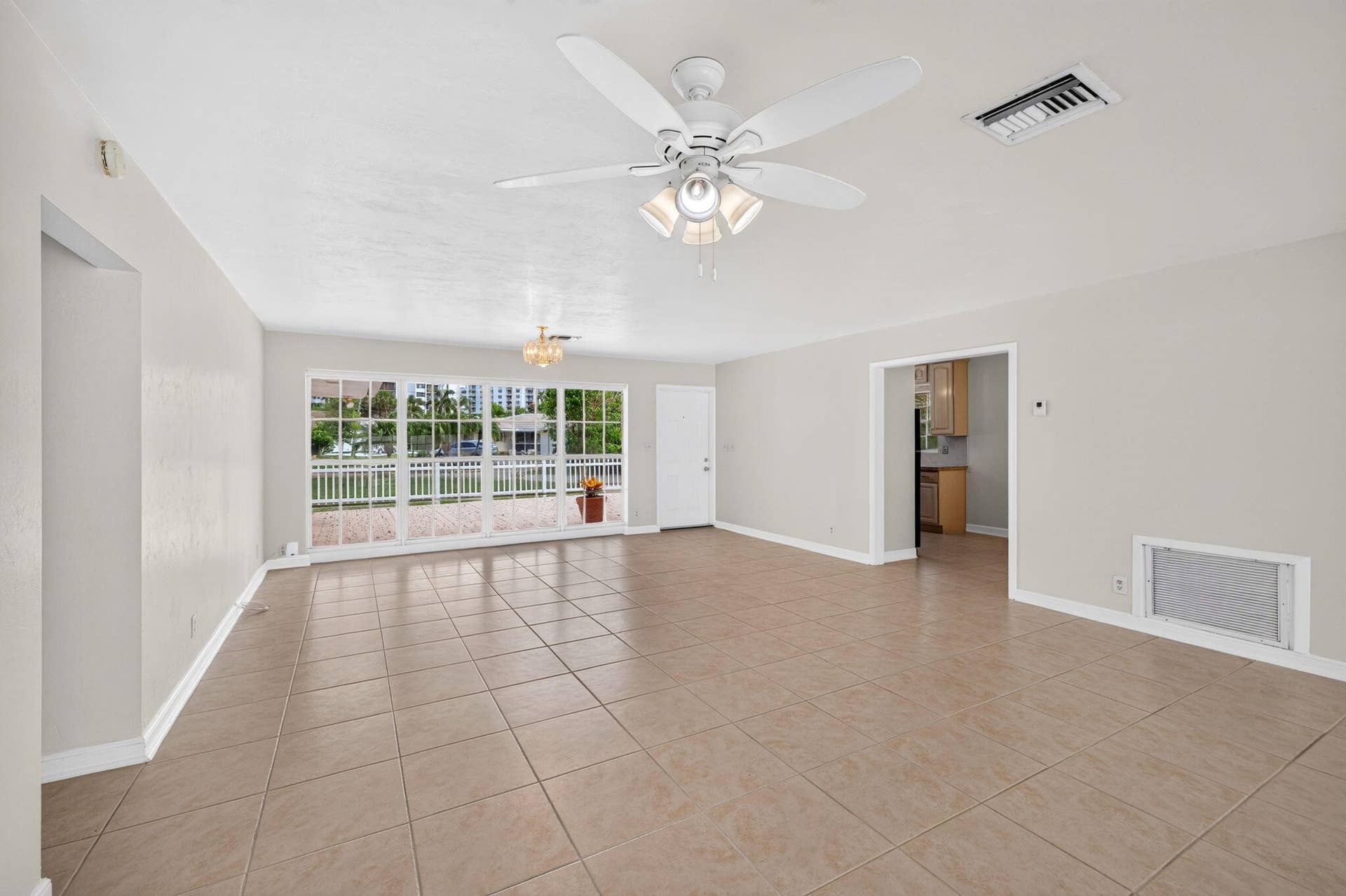 1345 E Terra Mar Drive, Pompano Beach, FL 33062 8-web-or-mls-699A8096