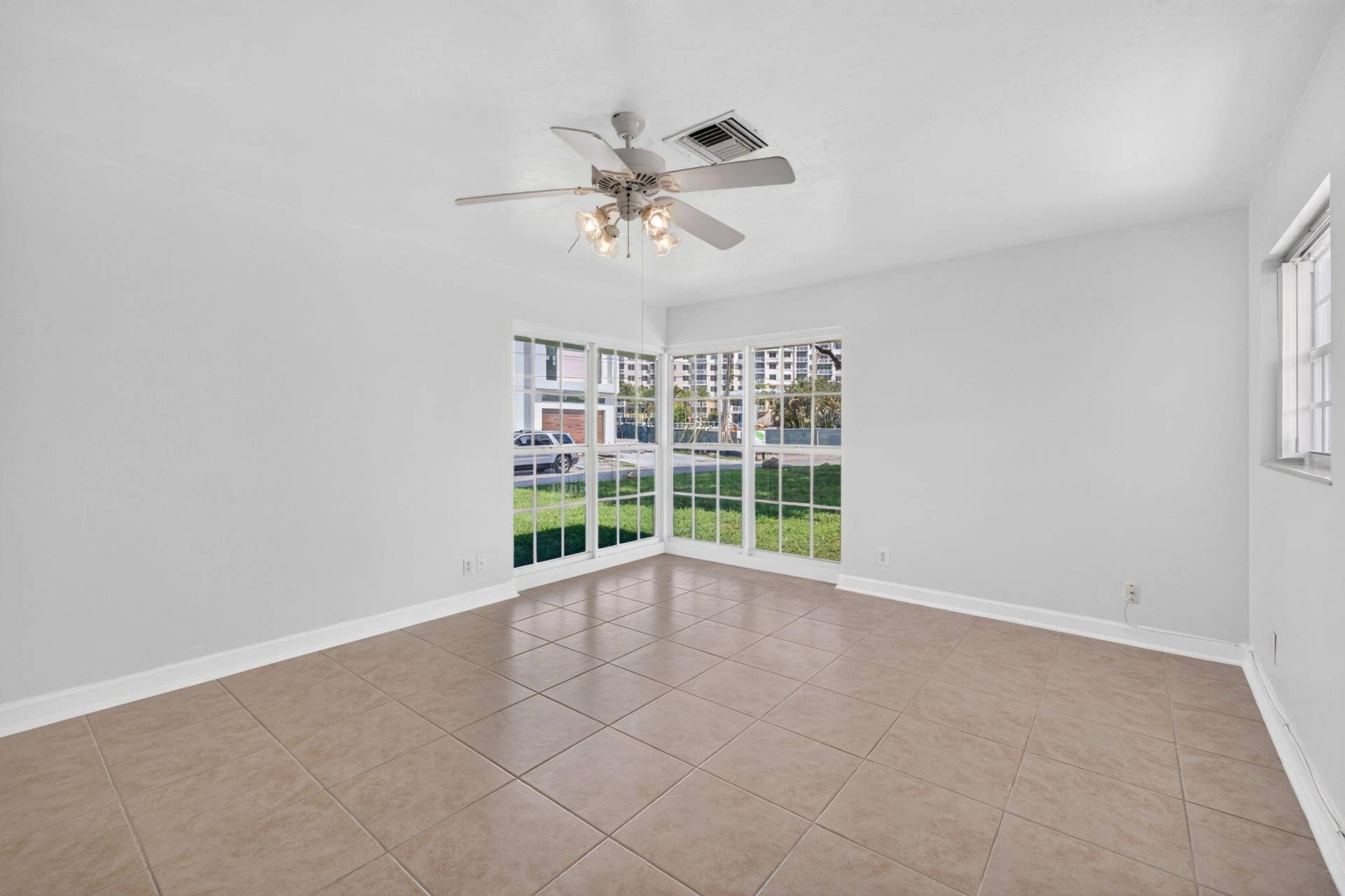 1345 E Terra Mar Drive, Pompano Beach, FL 33062 29-web-or-mls-699A8286