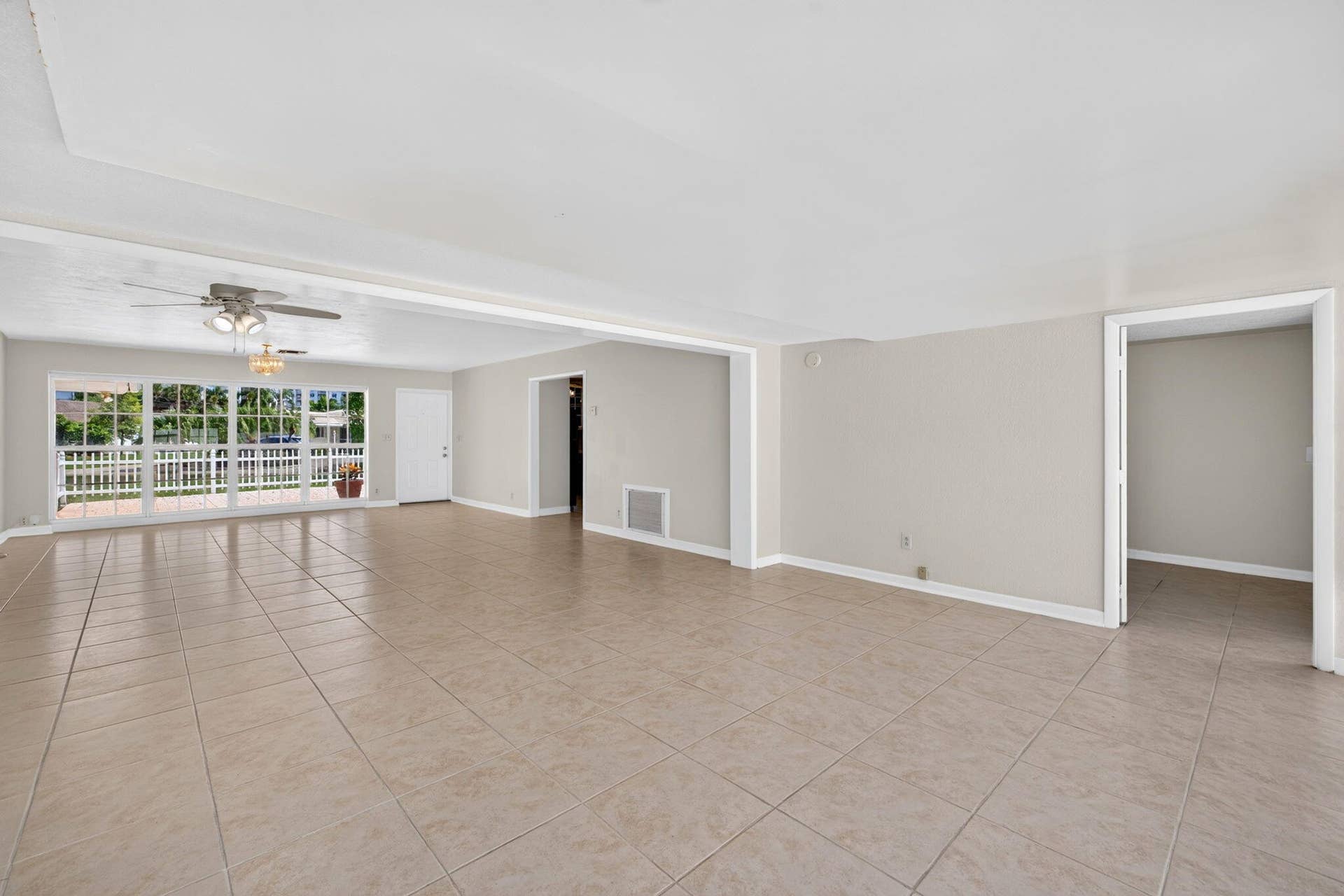1345 E Terra Mar Drive, Pompano Beach, FL 33062 15-web-or-mls-699A8136