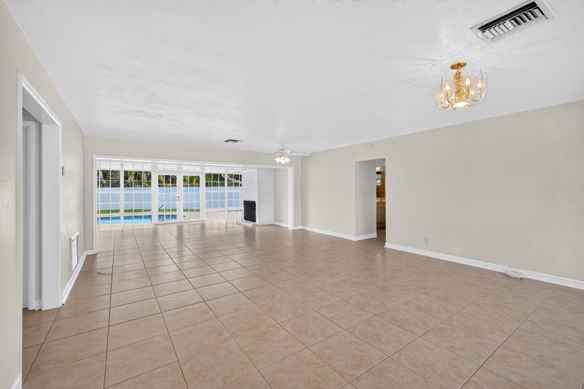 1345 E Terra Mar Drive, Pompano Beach, FL 33062 6-web-or-mls-699A8083
