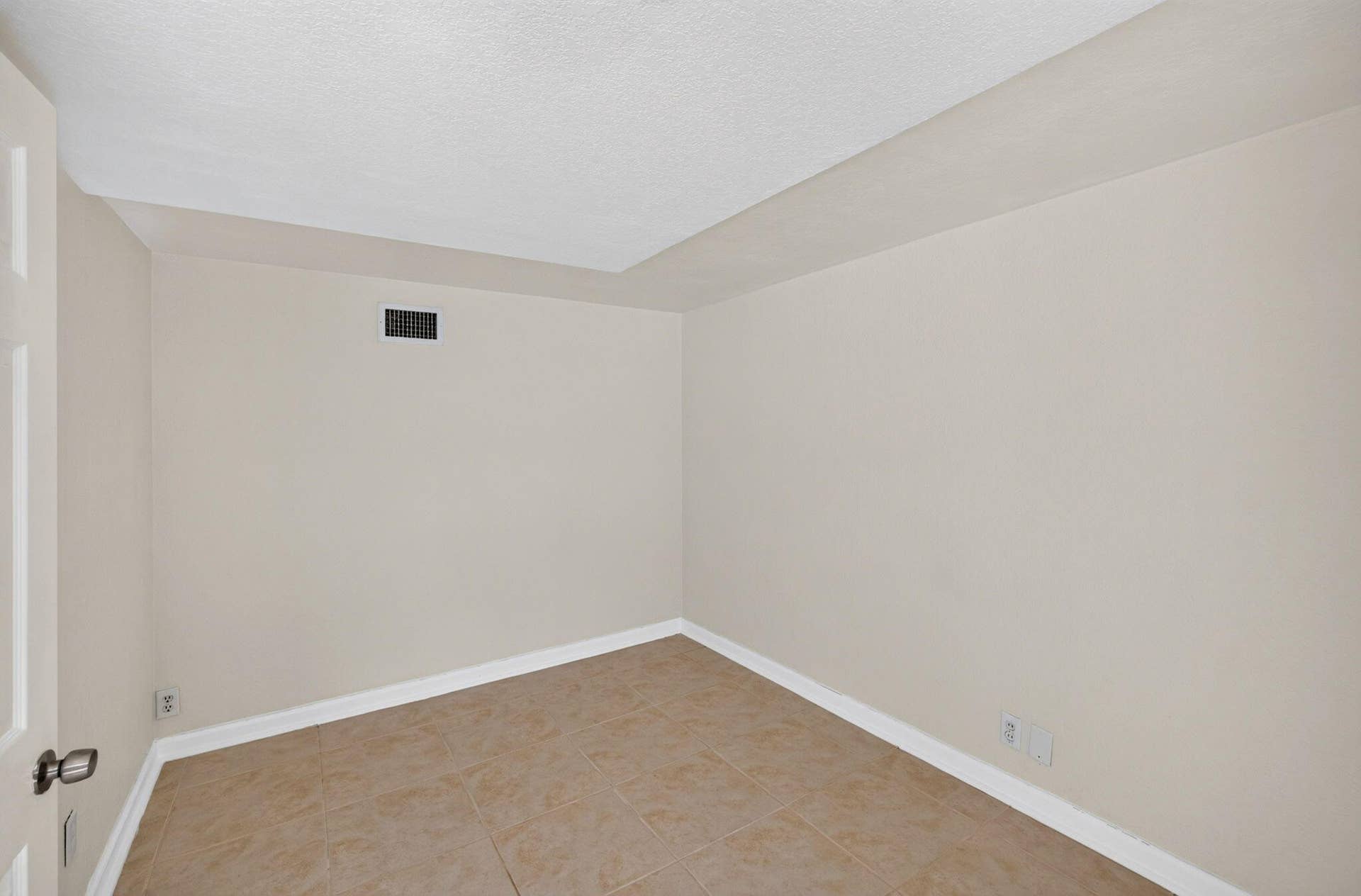 1345 E Terra Mar Drive, Pompano Beach, FL 33062 41-web-or-mls-699A8426