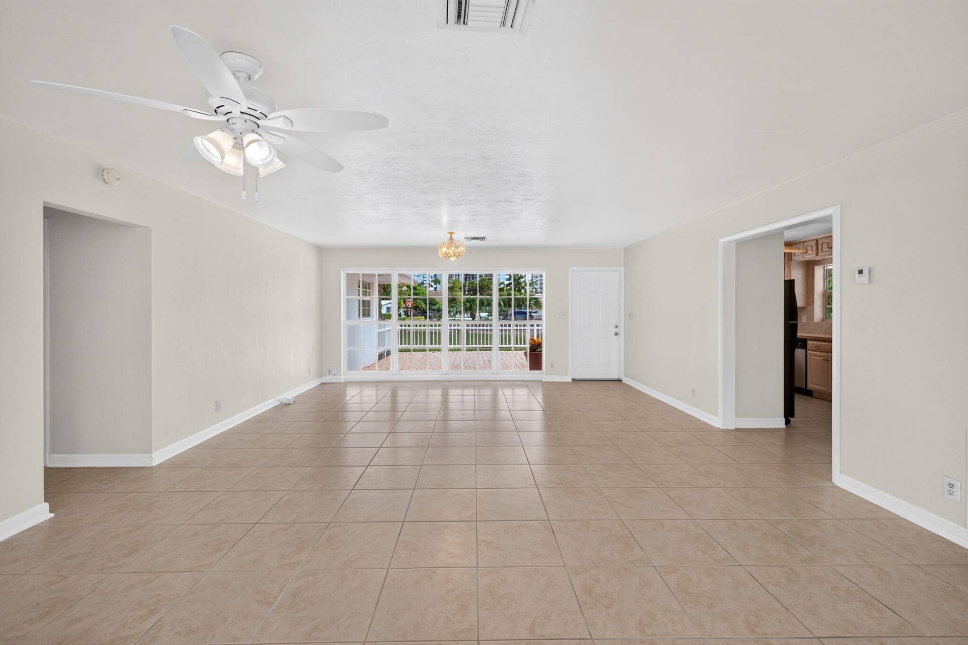 1345 E Terra Mar Drive, Pompano Beach, FL 33062 9-web-or-mls-699A8104