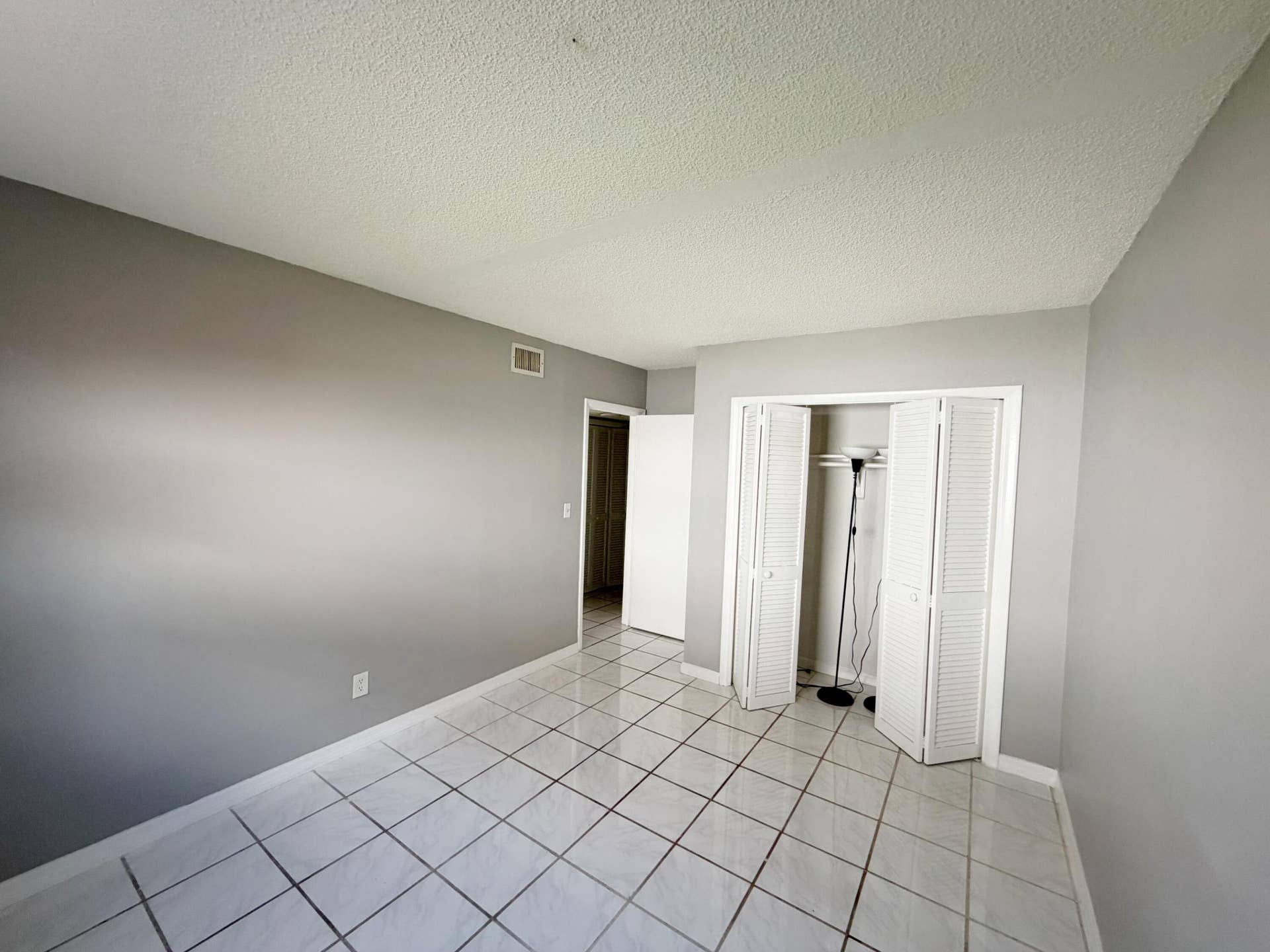320 SW 1ST Street, #D-2, Pompano Beach, FL 33060 IMG_5392