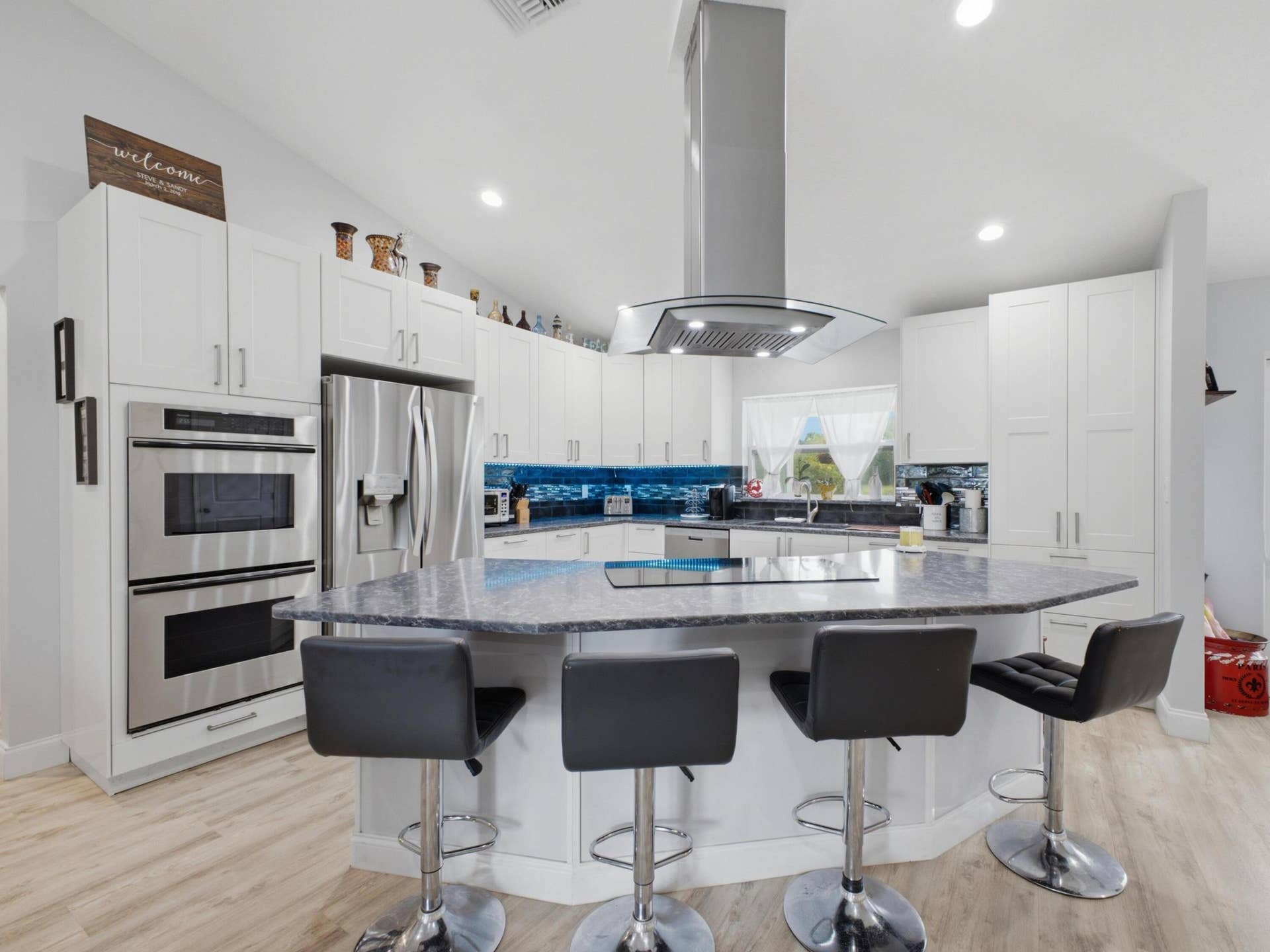 14171 BIDDEX Road, Loxahatchee Groves, FL 33470 Kitchen