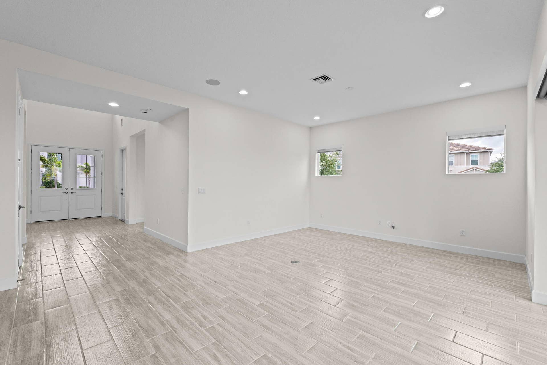12-web-or-mls-A7406838